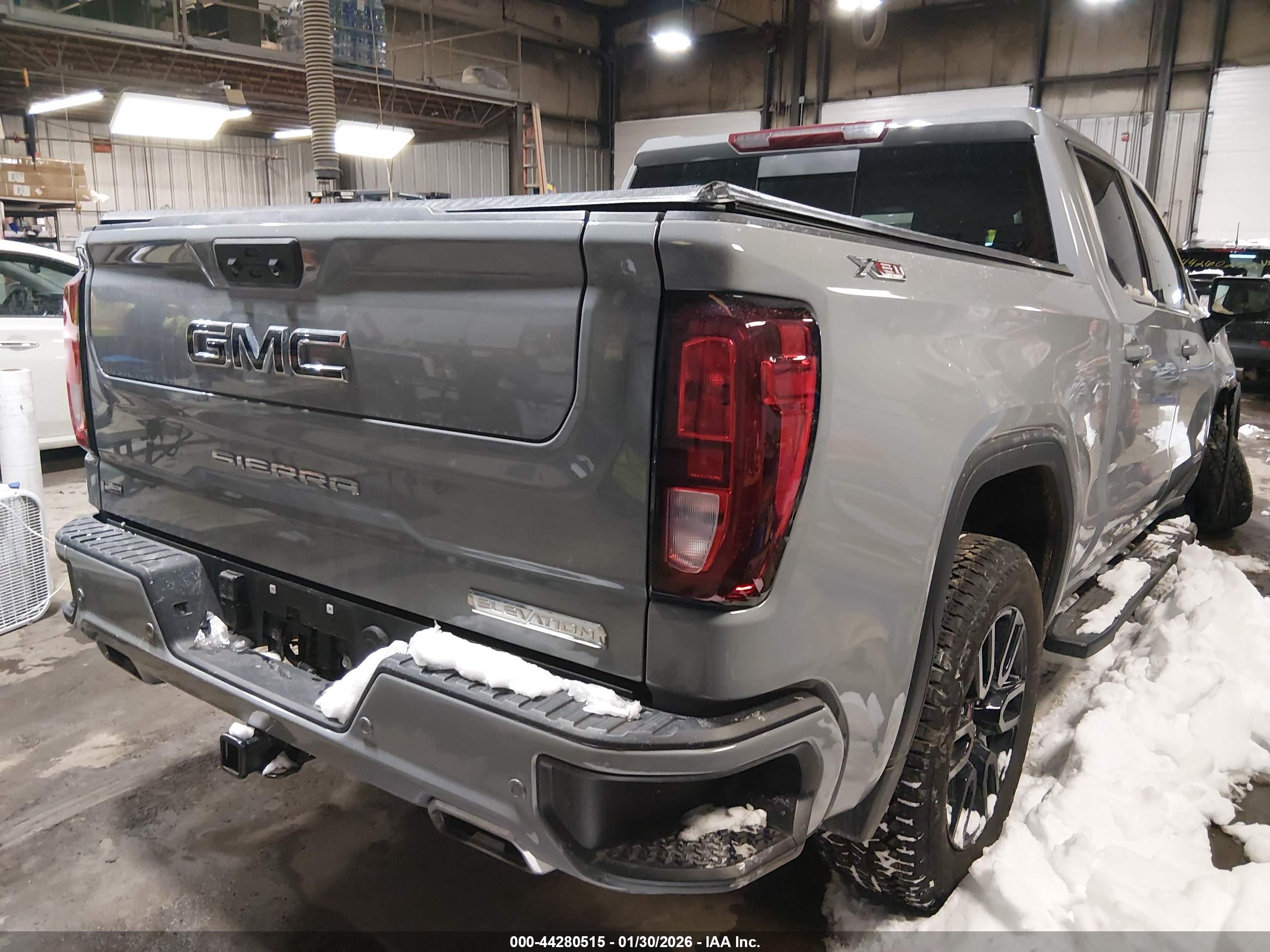 GMC SIERRA image 4
