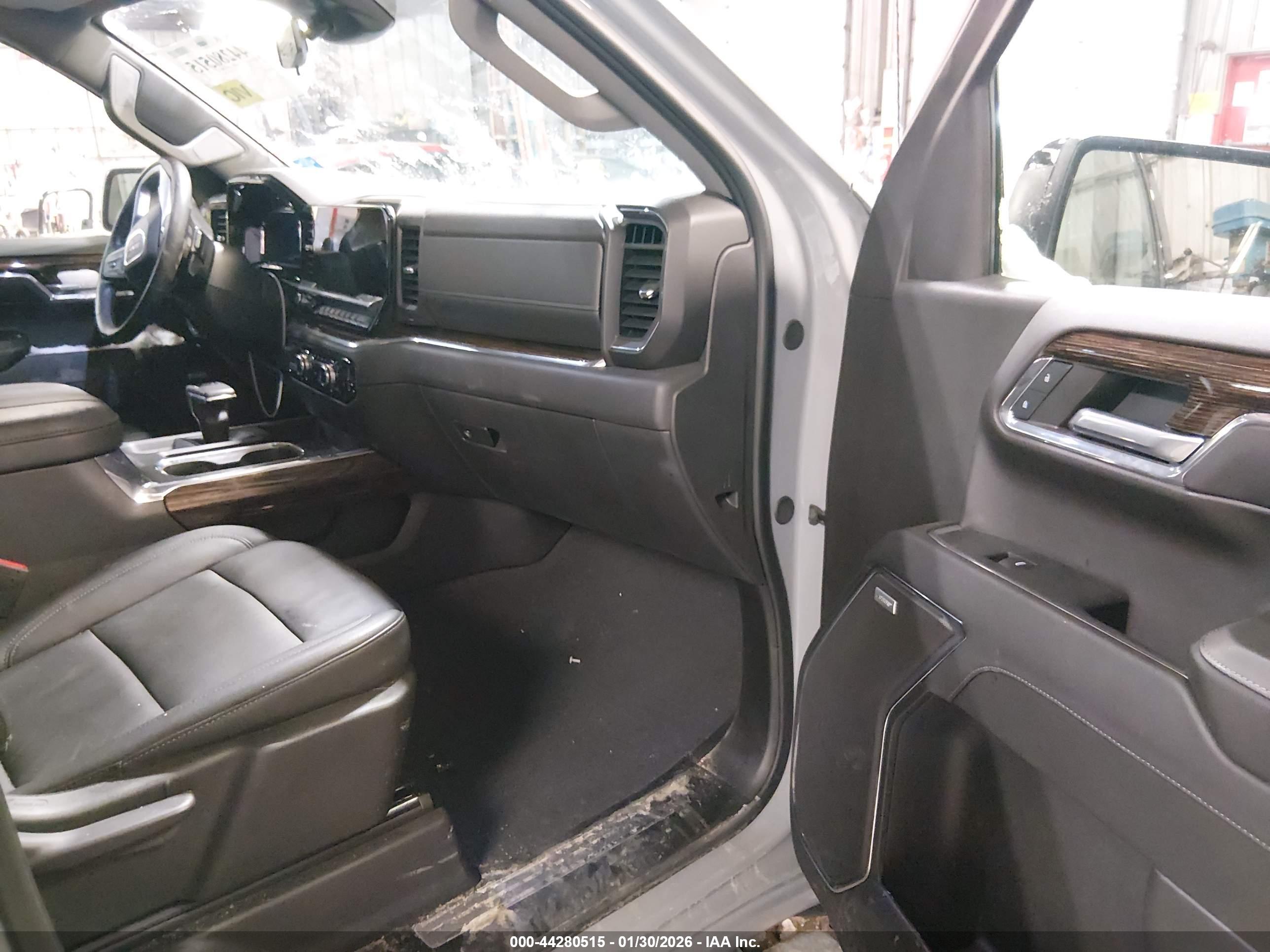GMC SIERRA image 5