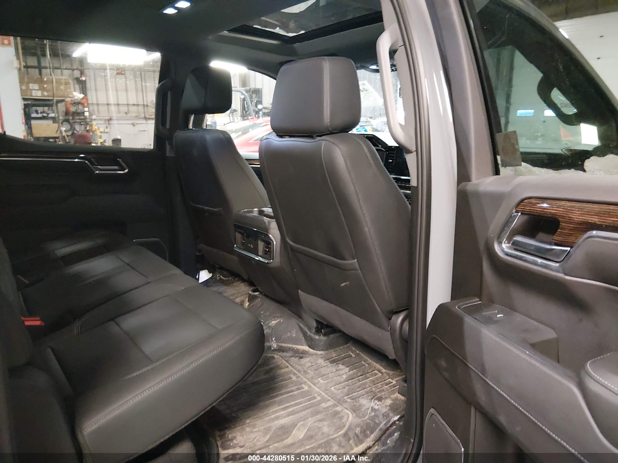 GMC SIERRA image 8