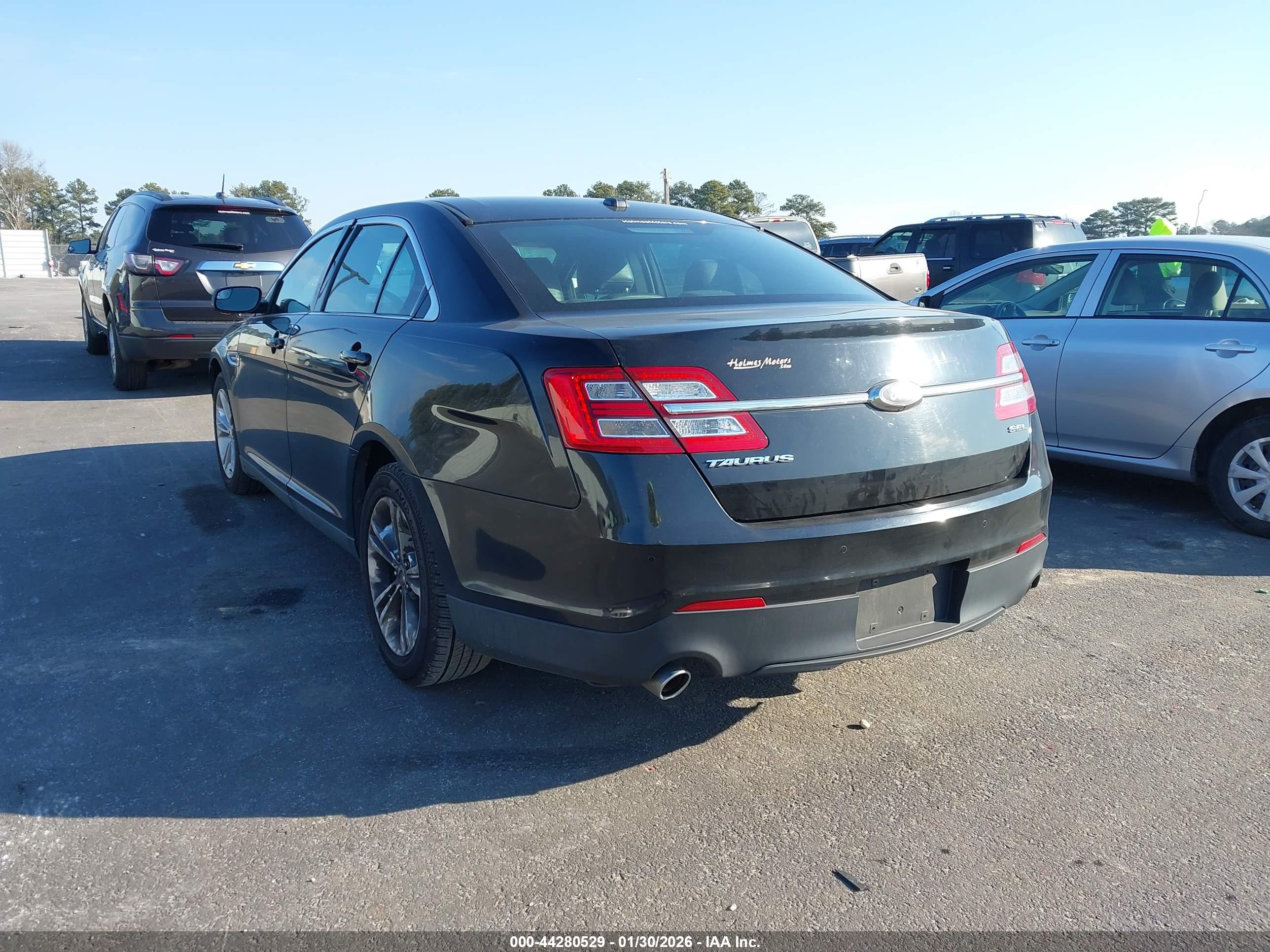FORD TAURUS image 3