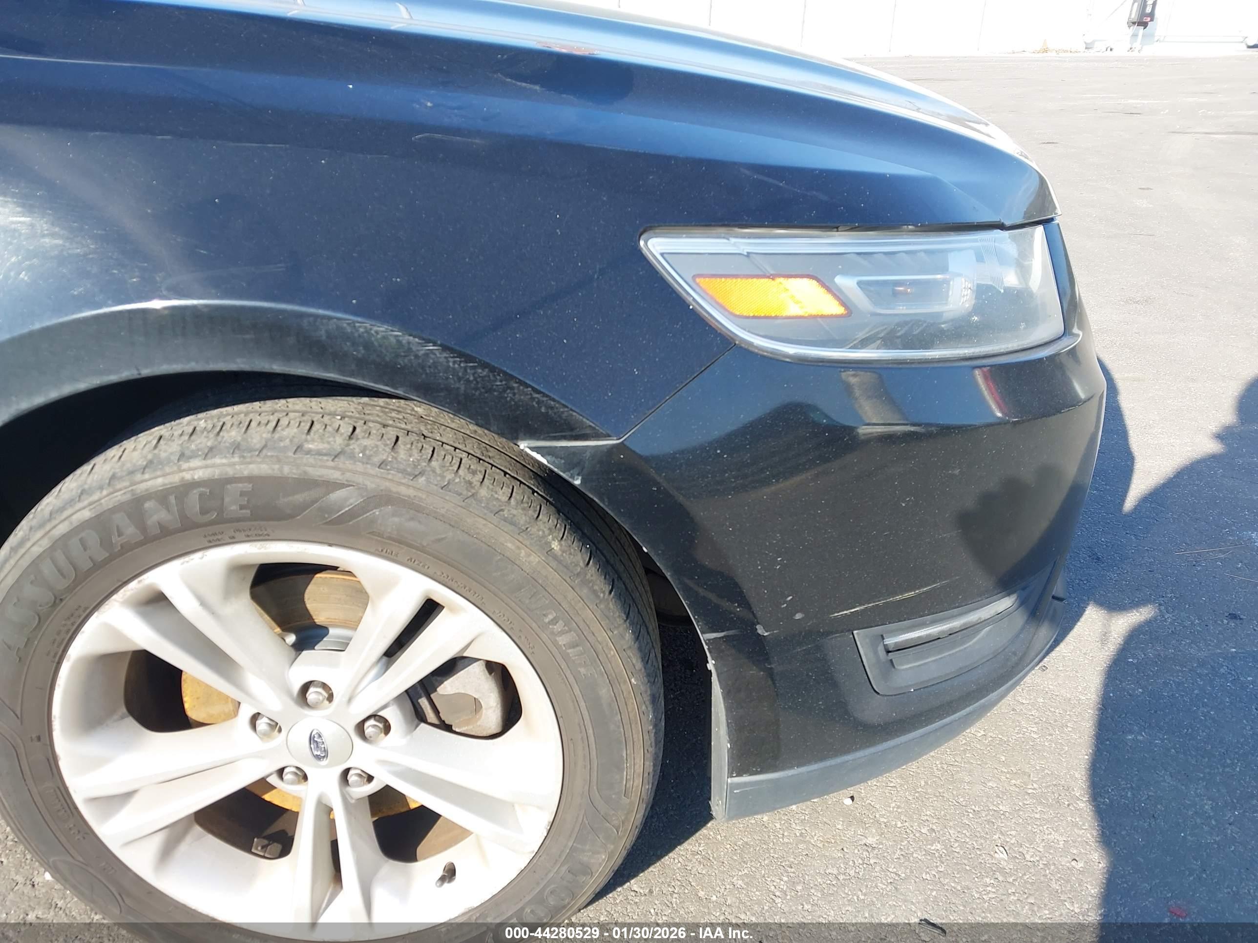 FORD TAURUS image 6