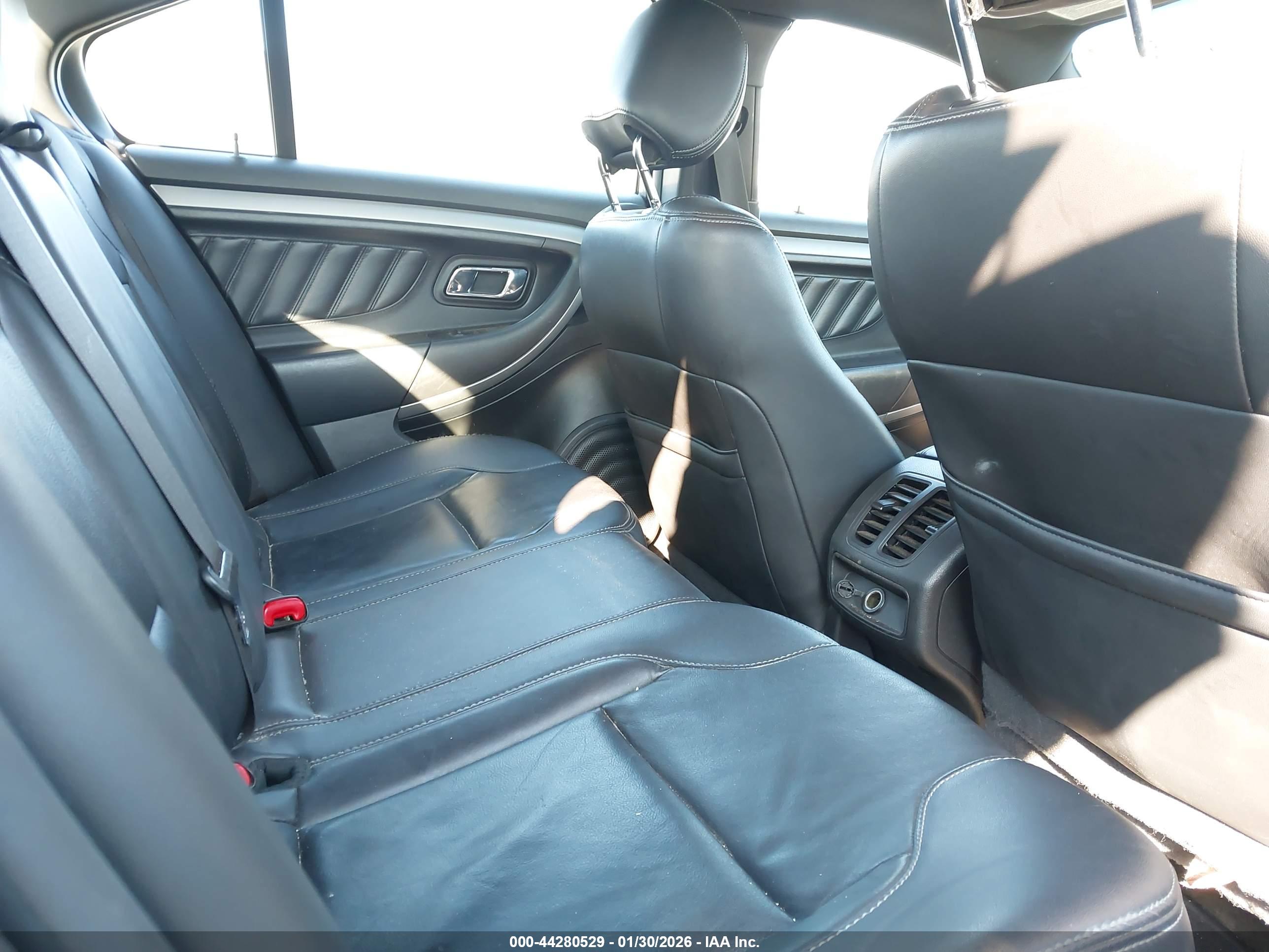 FORD TAURUS image 8