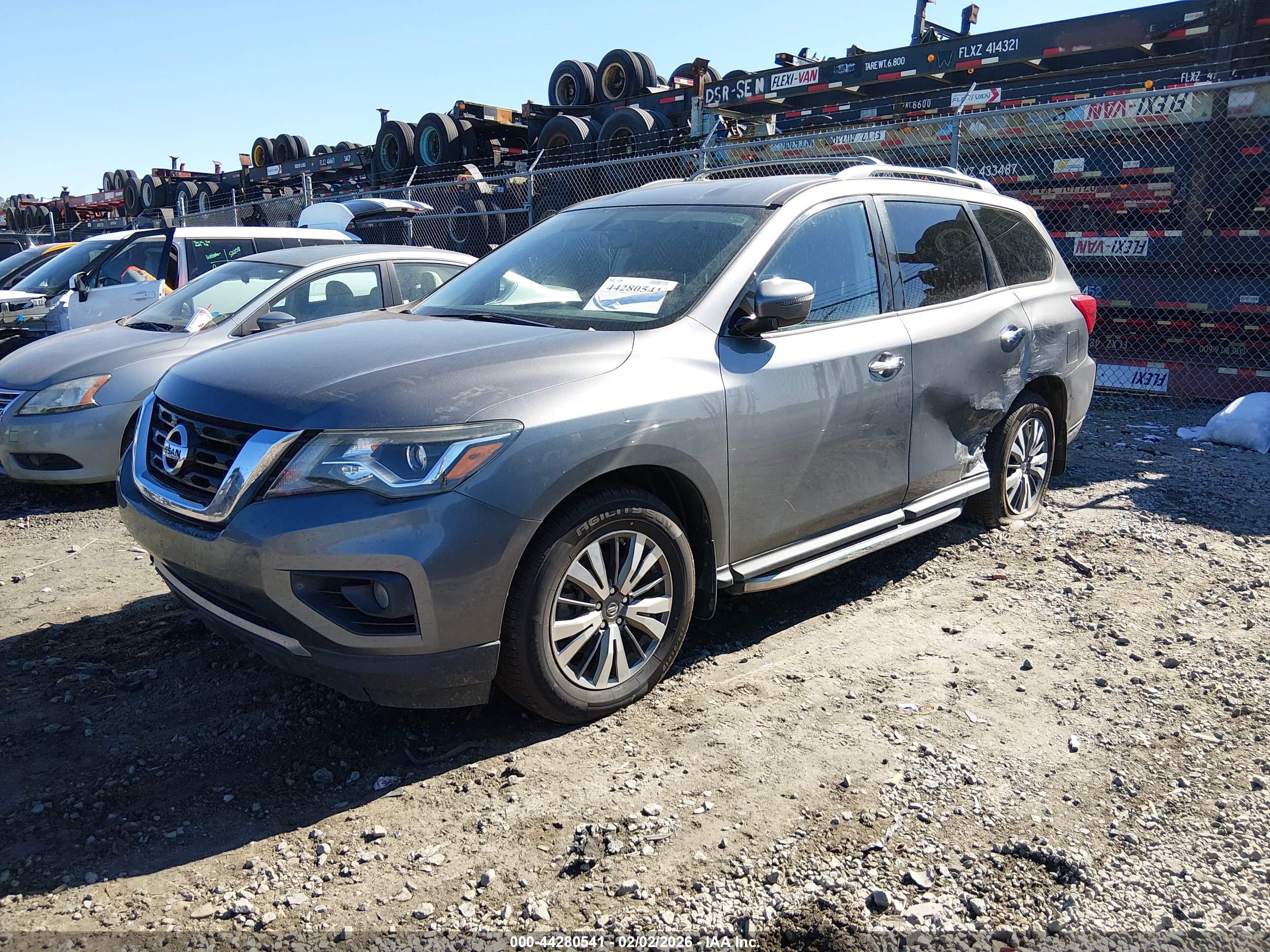 NISSAN PATHFINDER image 2