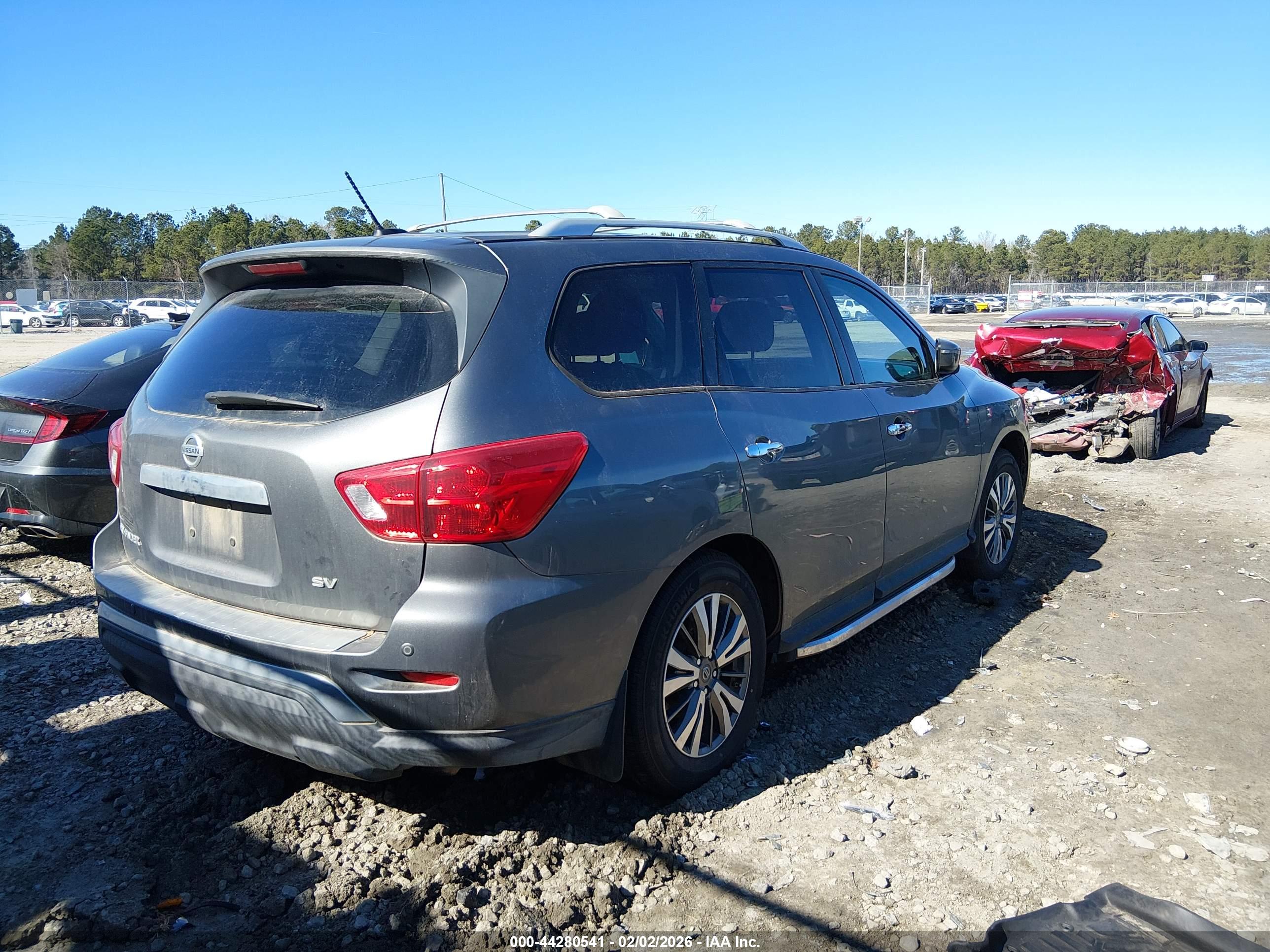 NISSAN PATHFINDER image 4