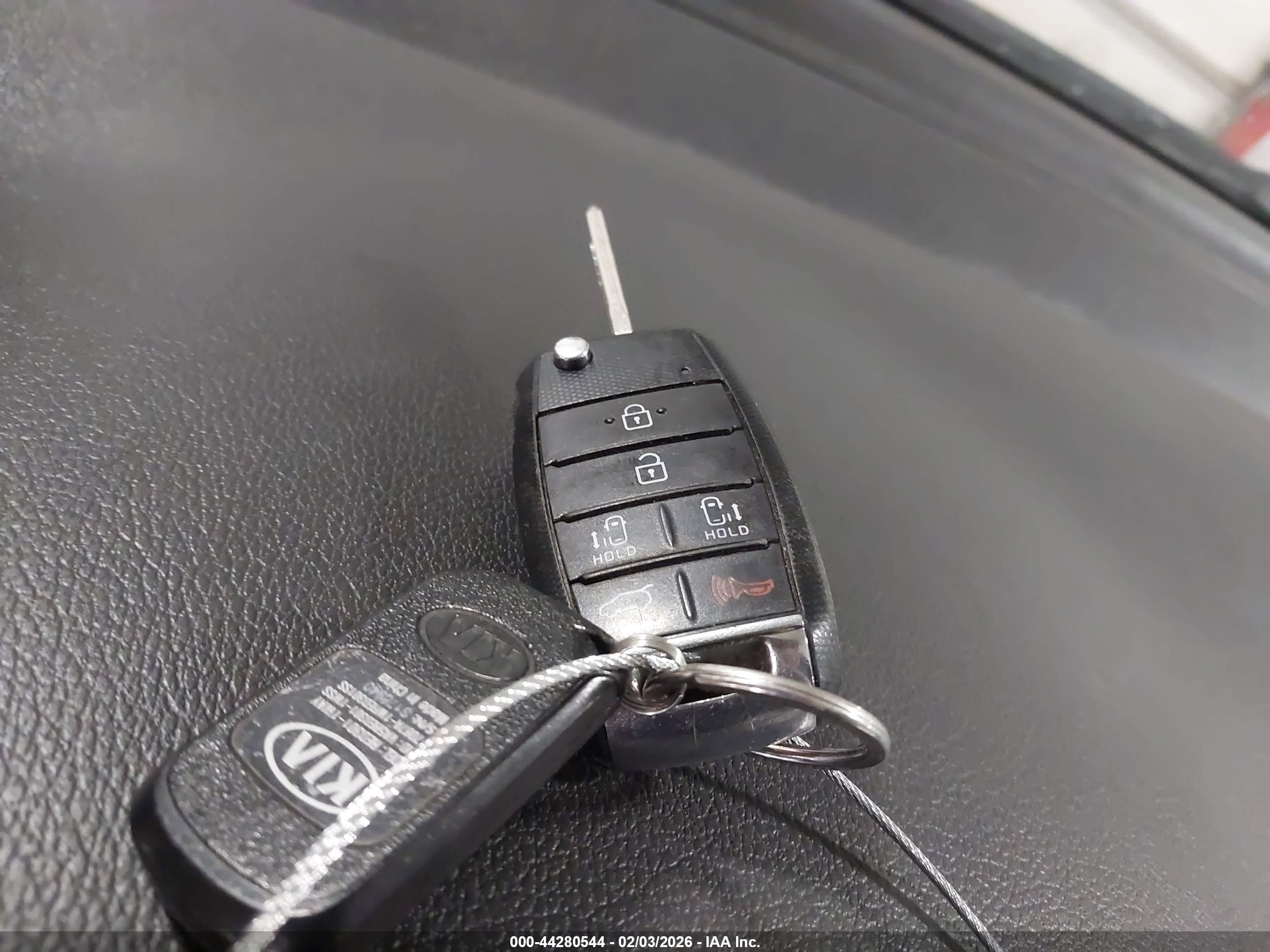 KIA SEDONA image 11