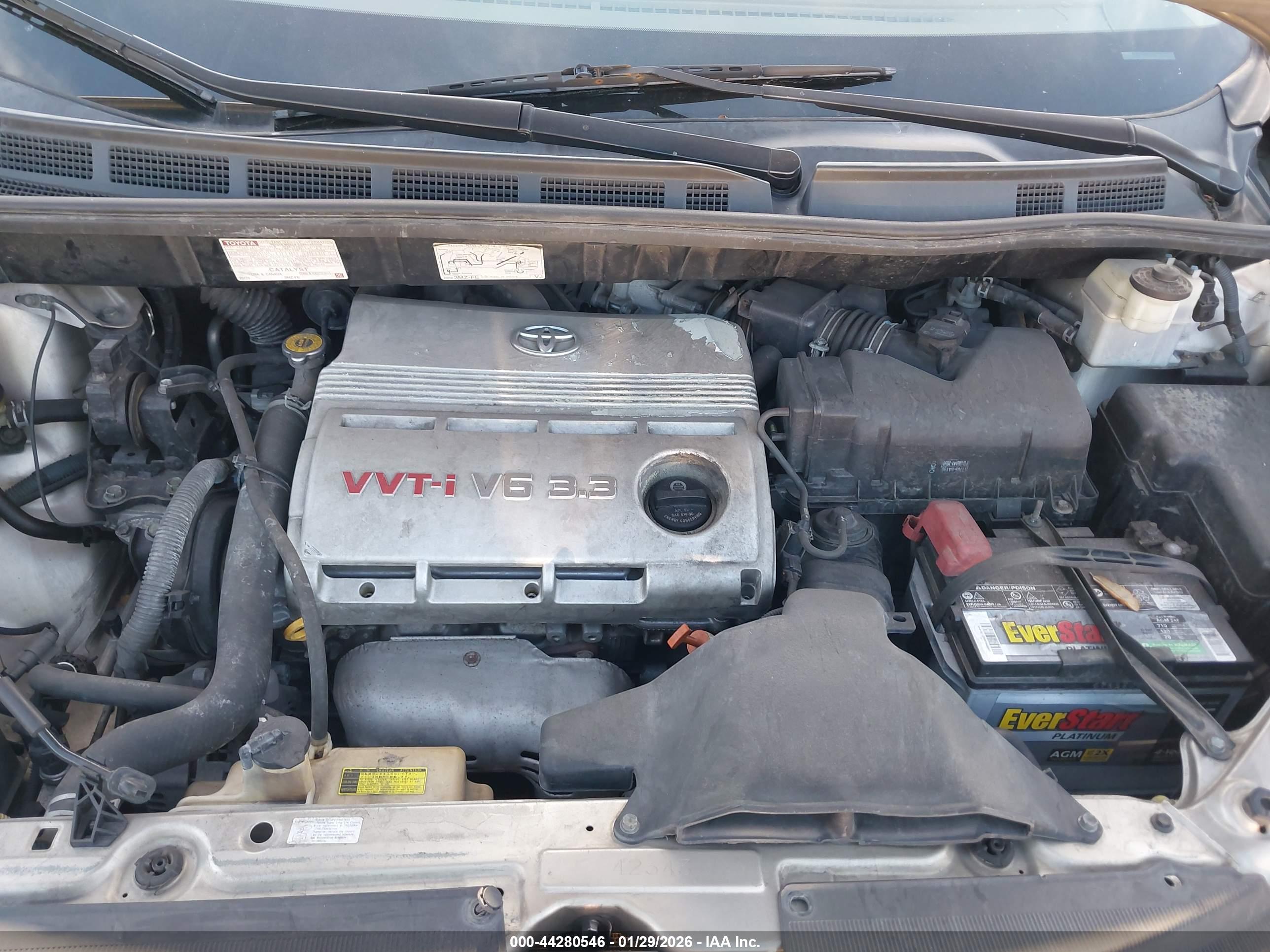 TOYOTA SIENNA image 10