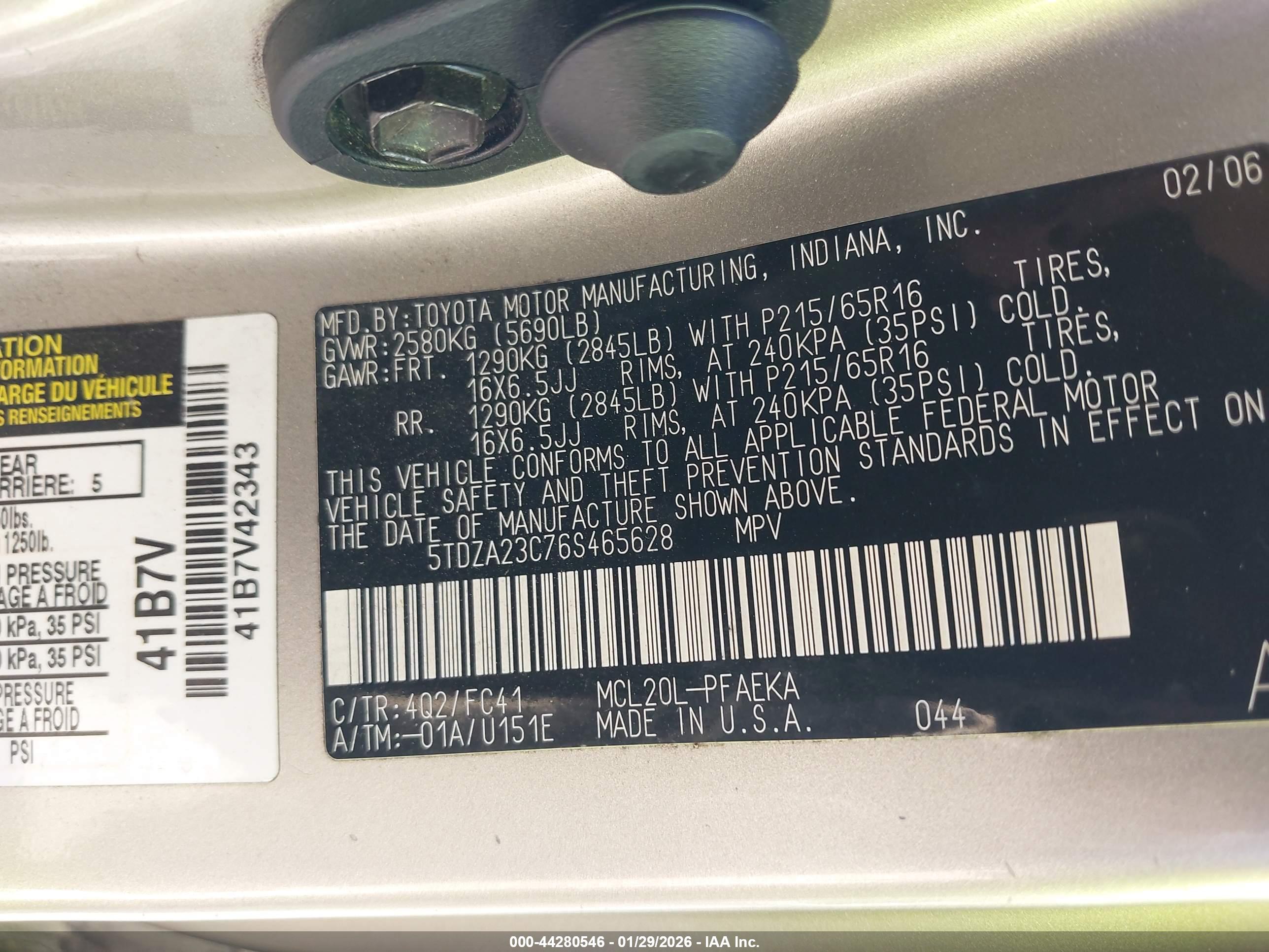 TOYOTA SIENNA image 9