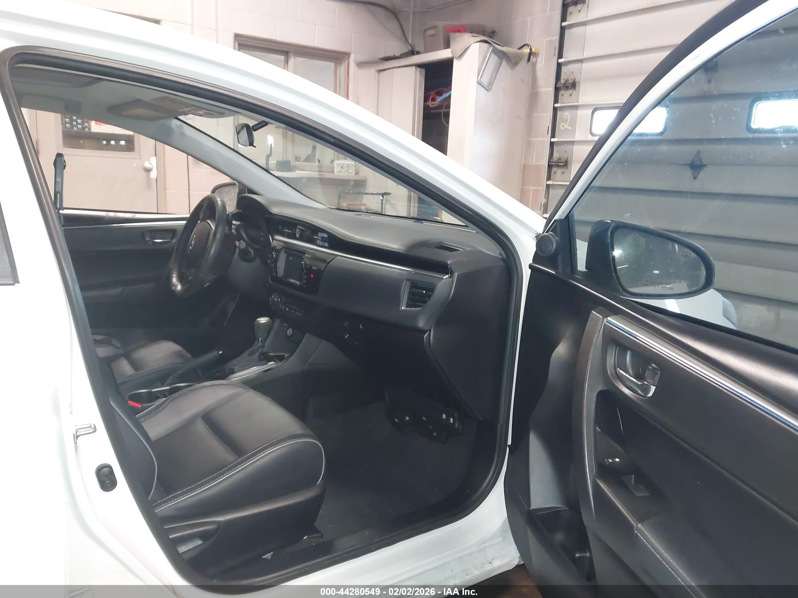 TOYOTA COROLLA image 5