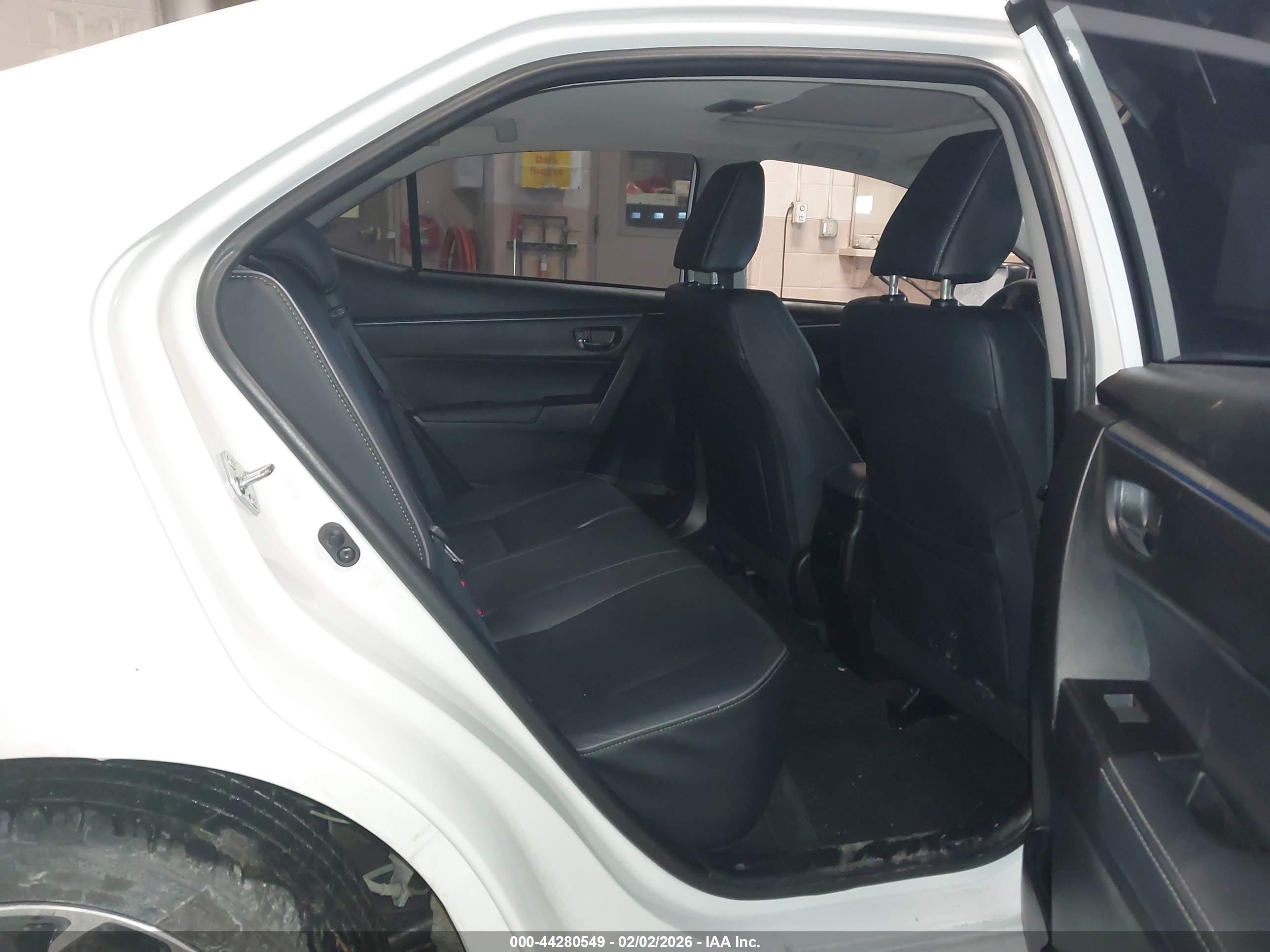 TOYOTA COROLLA image 8
