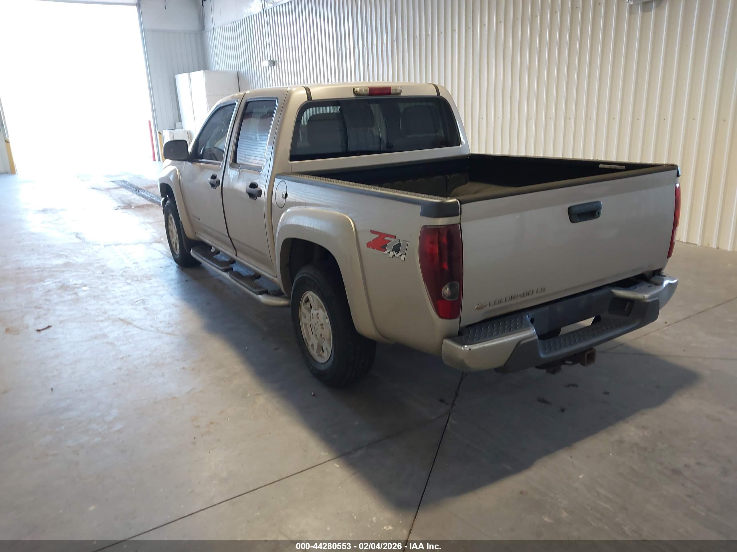 CHEVROLET COLORADO image 3