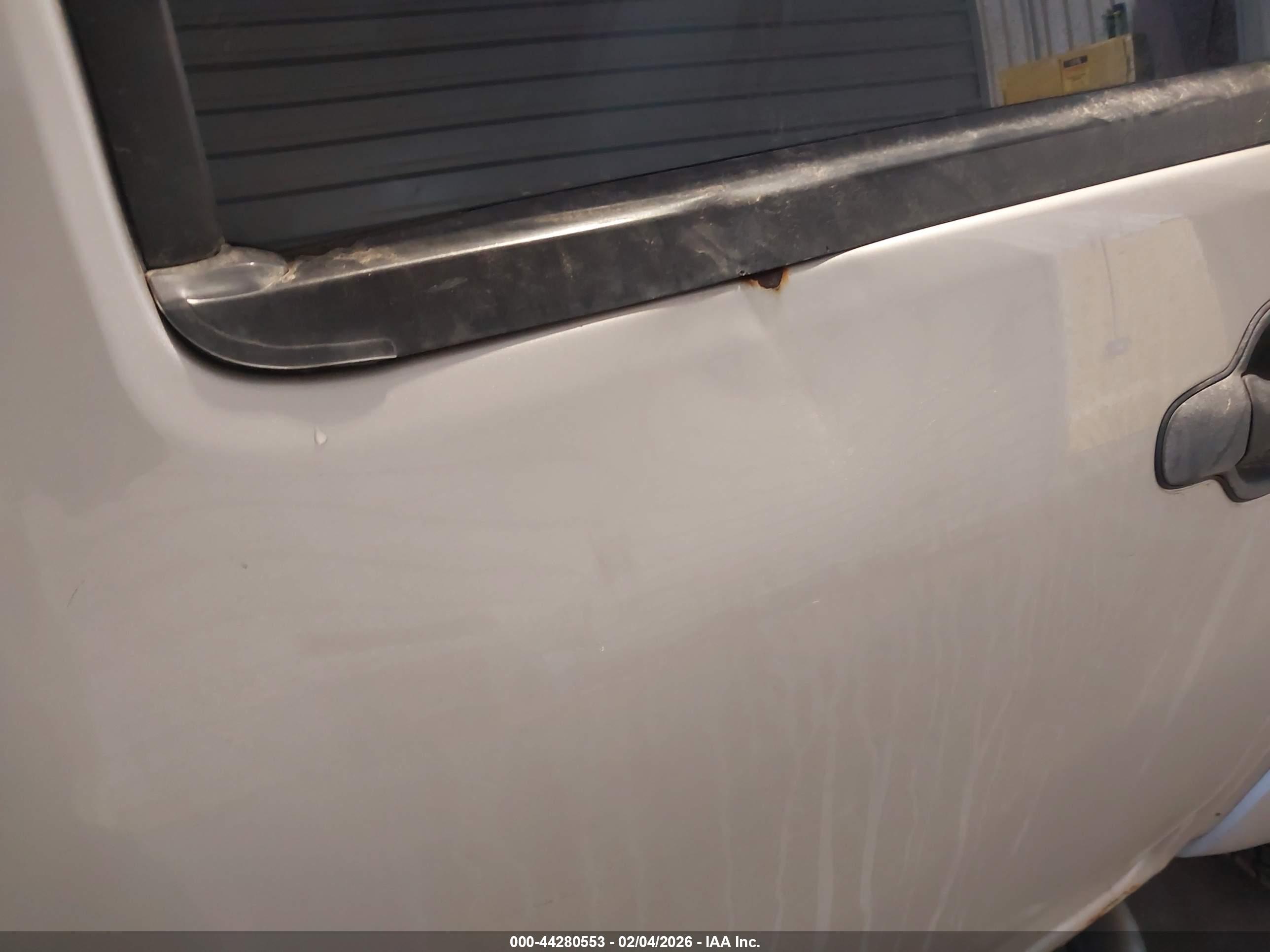CHEVROLET COLORADO image 6