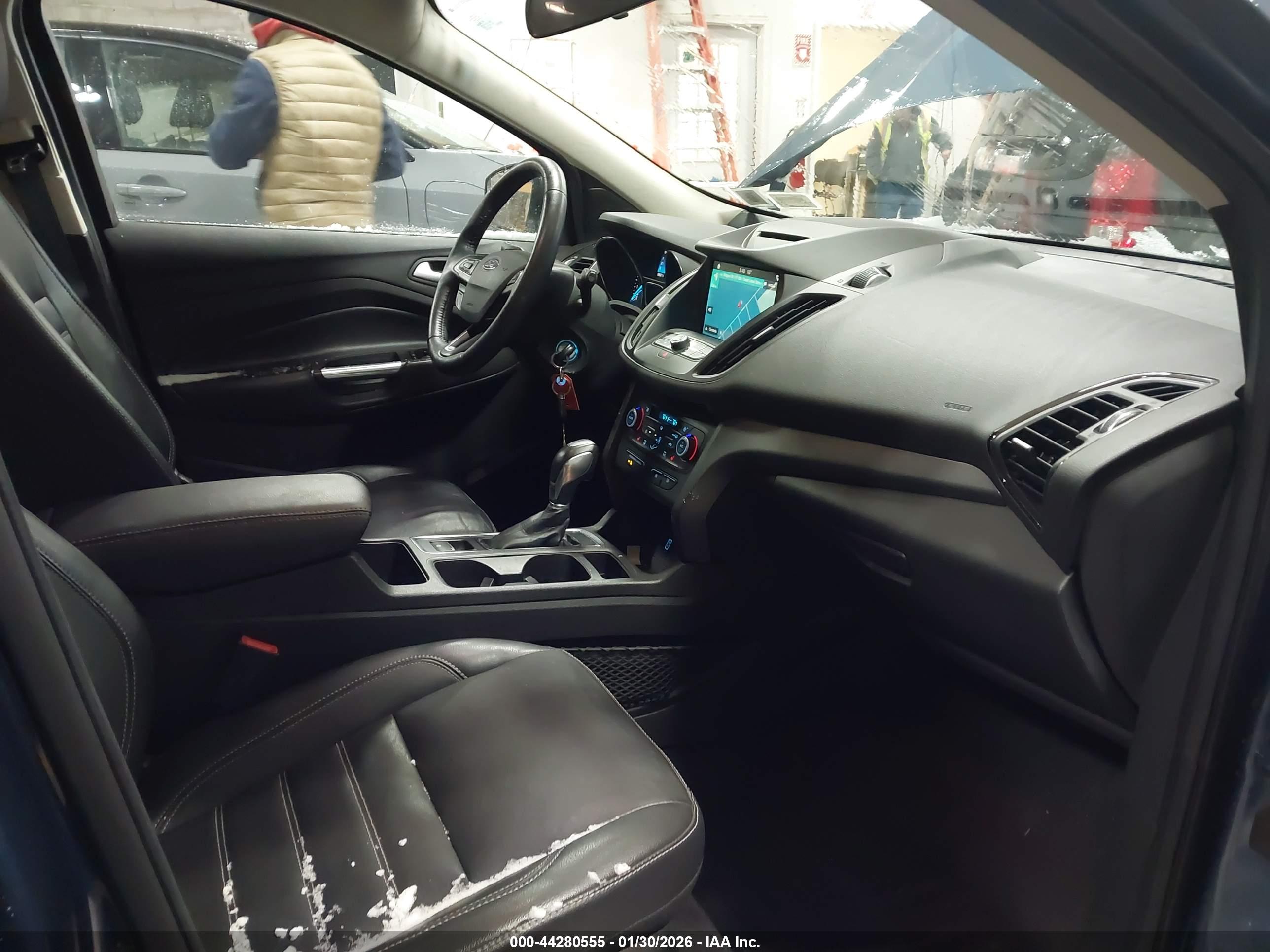 FORD ESCAPE image 5