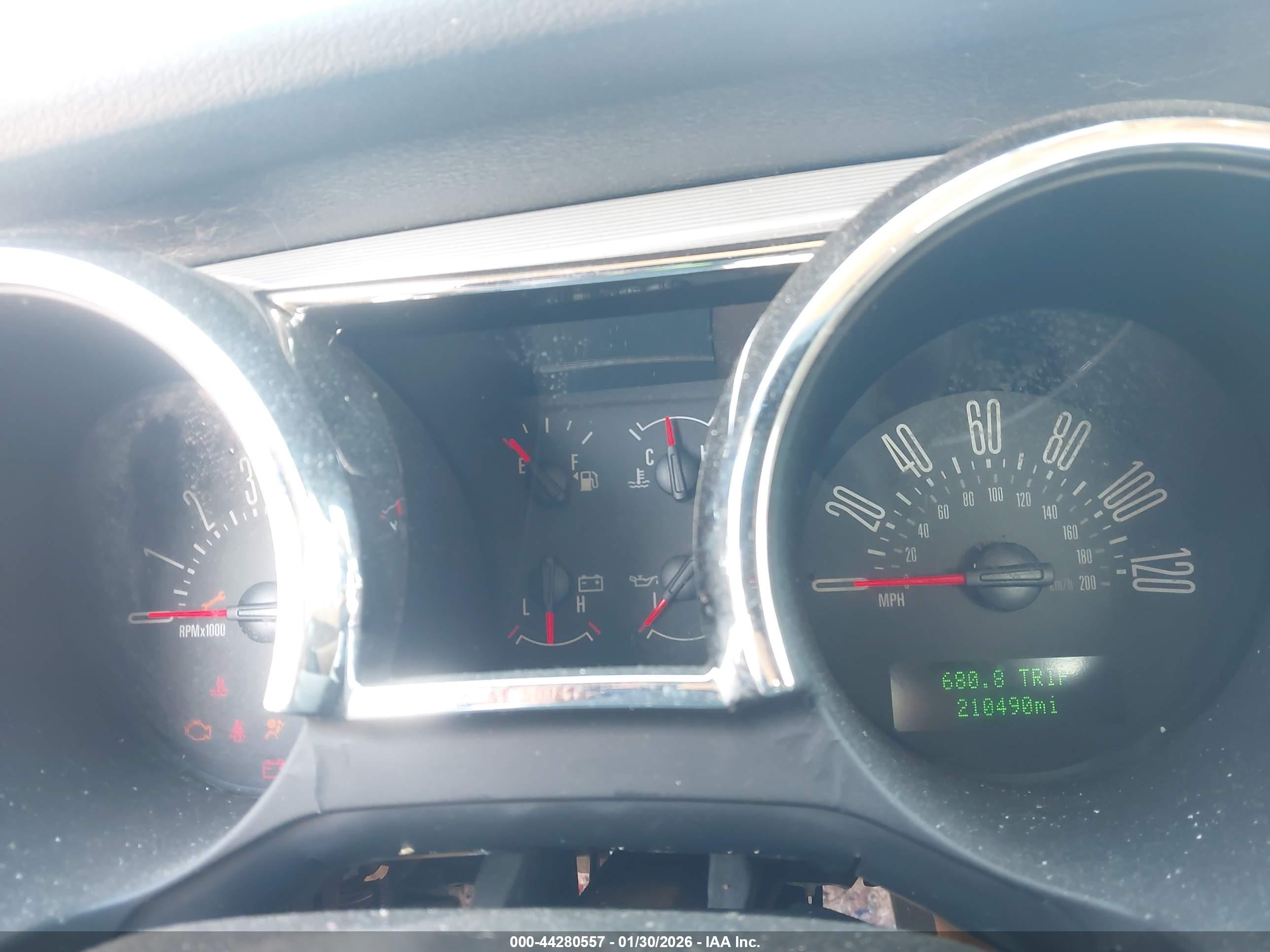 FORD MUSTANG image 7