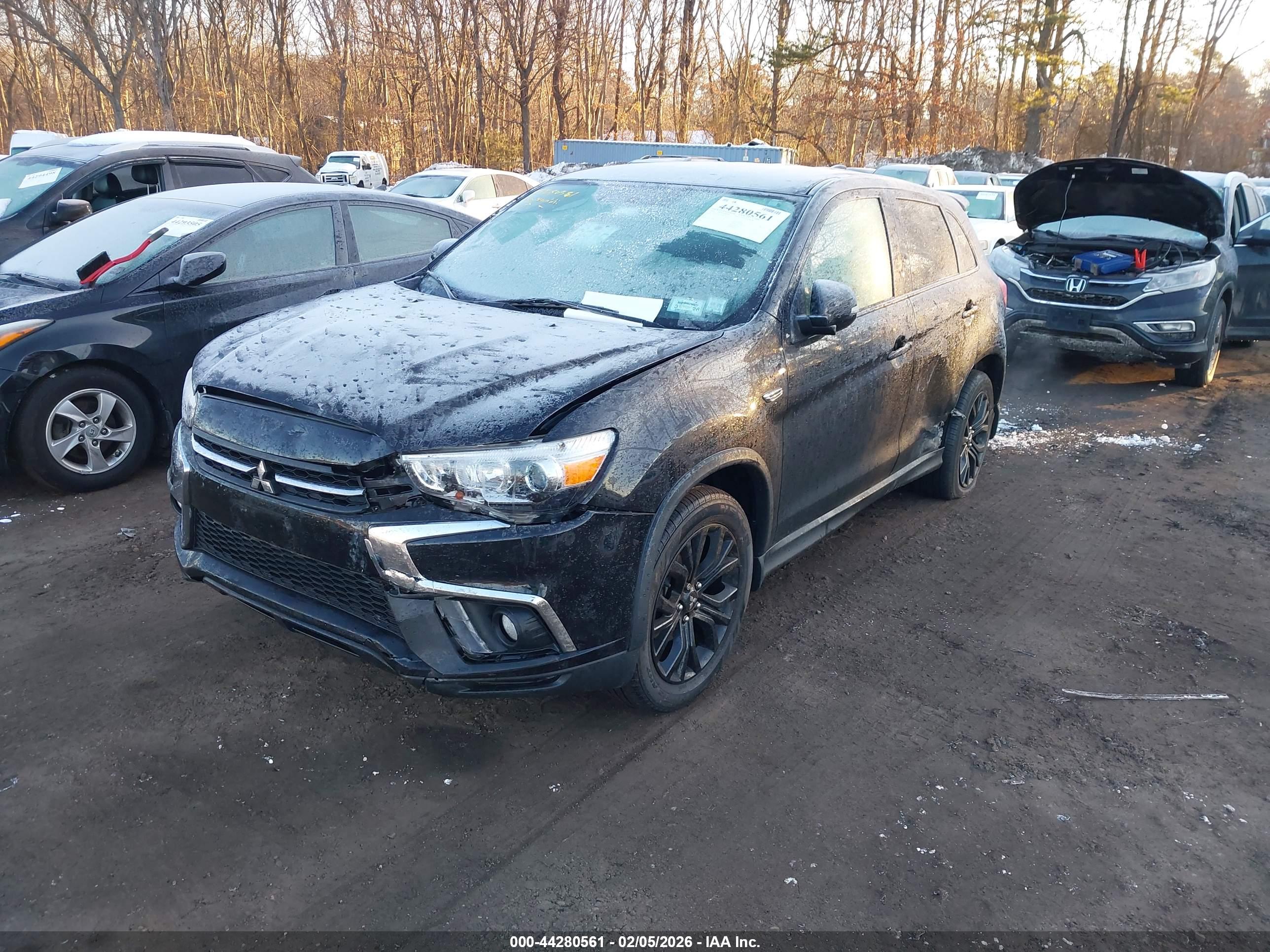 MITSUBISHI OUTLANDER image 2