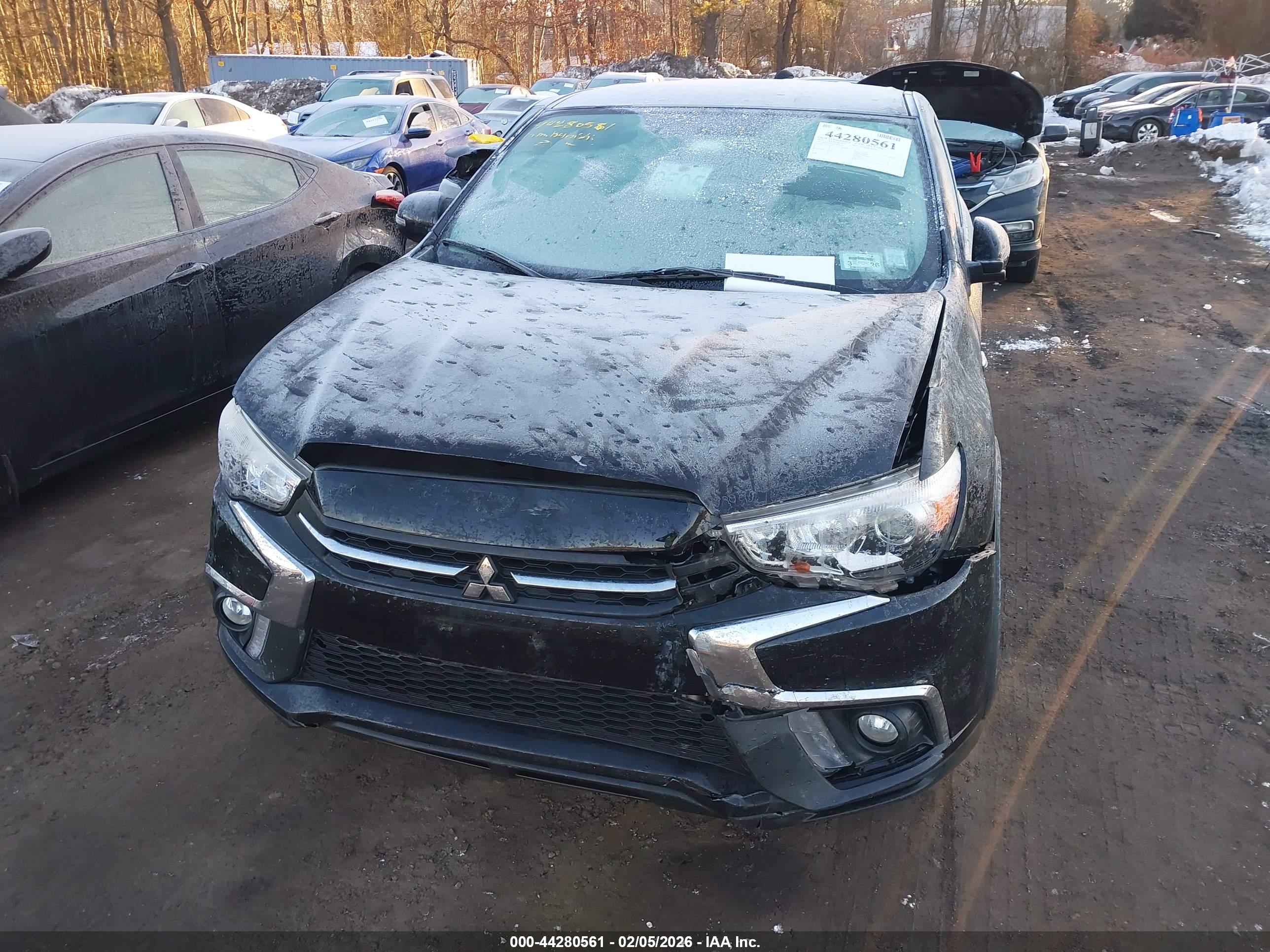 MITSUBISHI OUTLANDER image 6