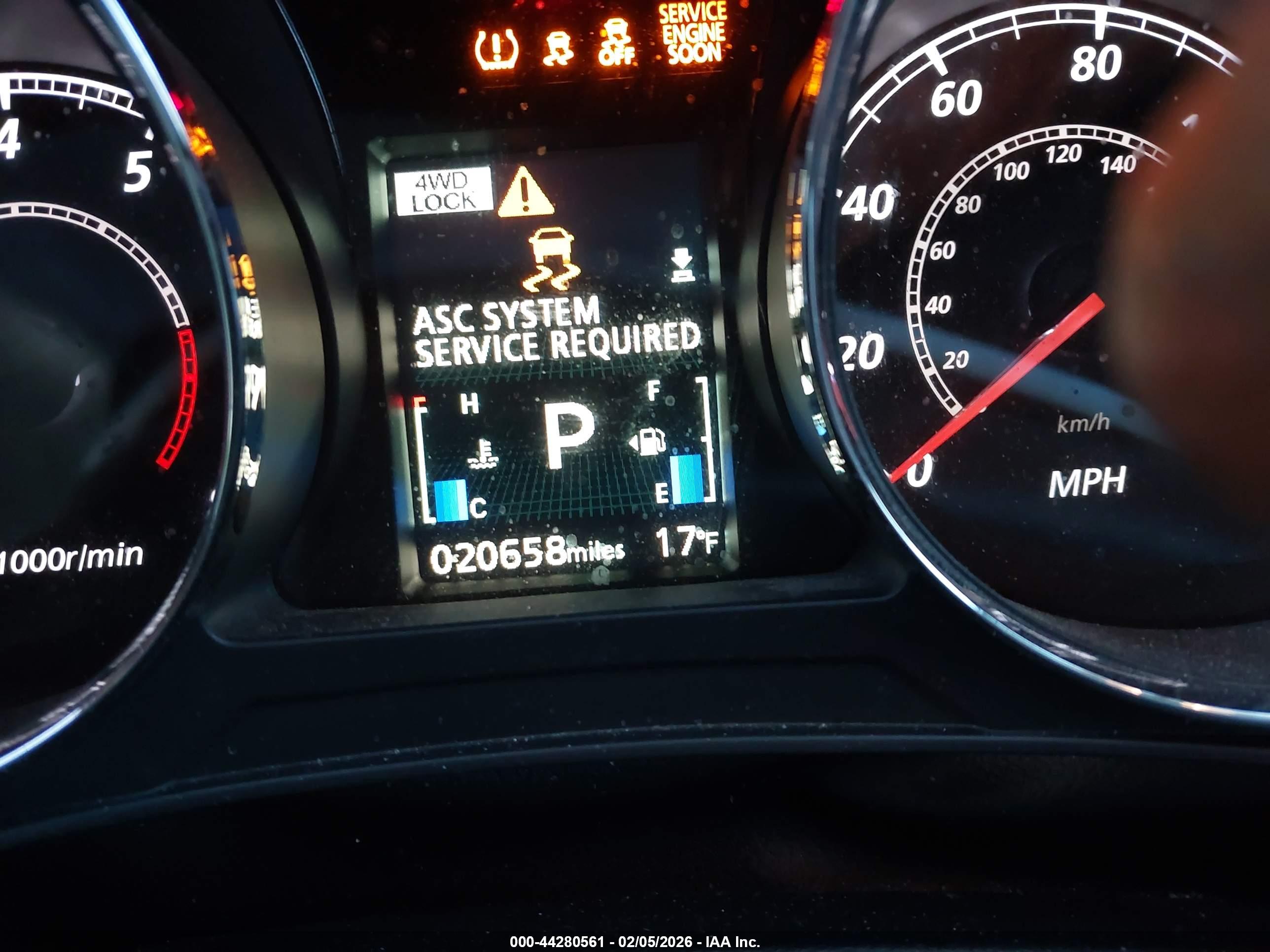 MITSUBISHI OUTLANDER image 7