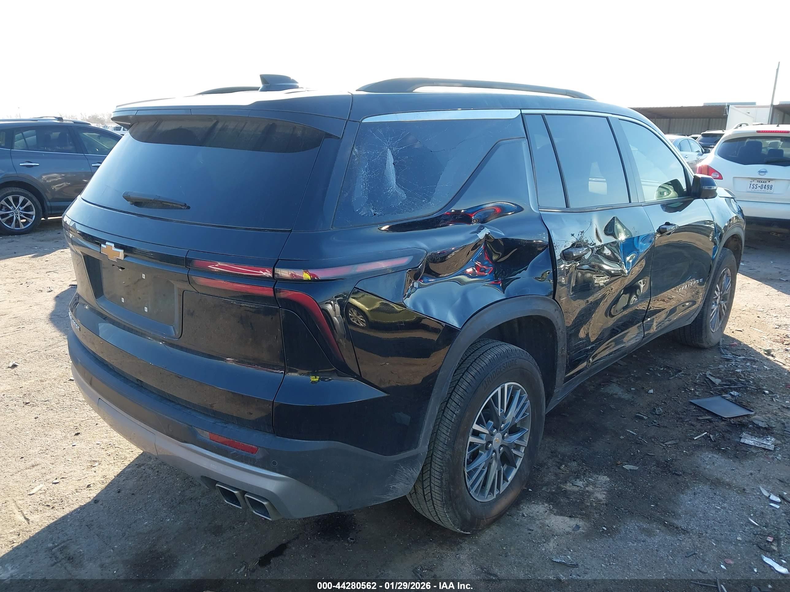CHEVROLET TRAVERSE image 4