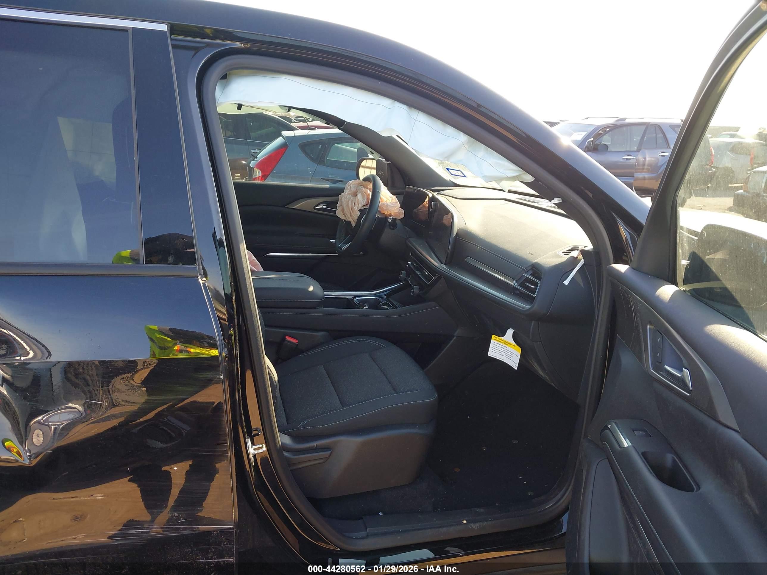 CHEVROLET TRAVERSE image 5