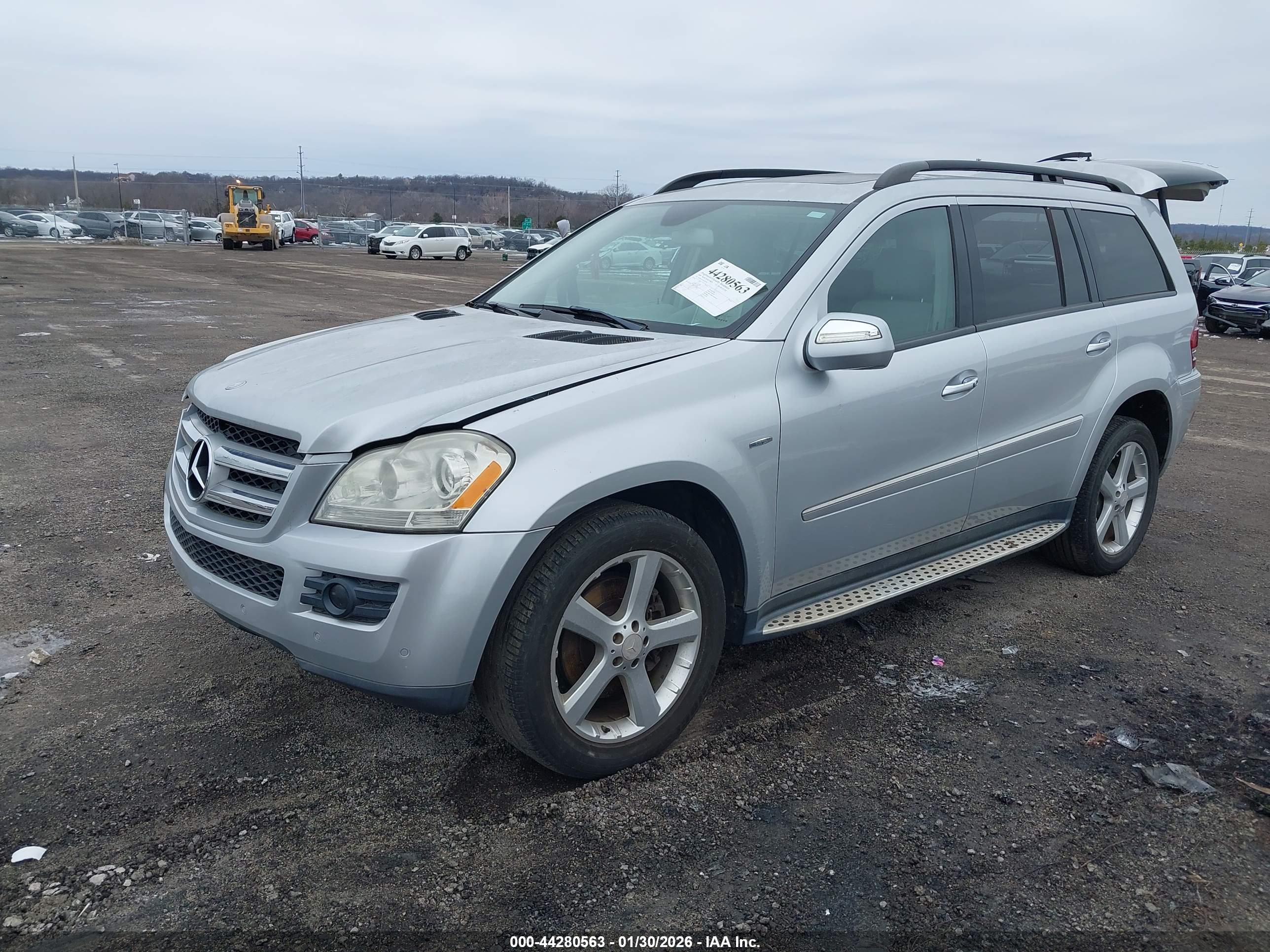 MERCEDES-BENZ GL image 2
