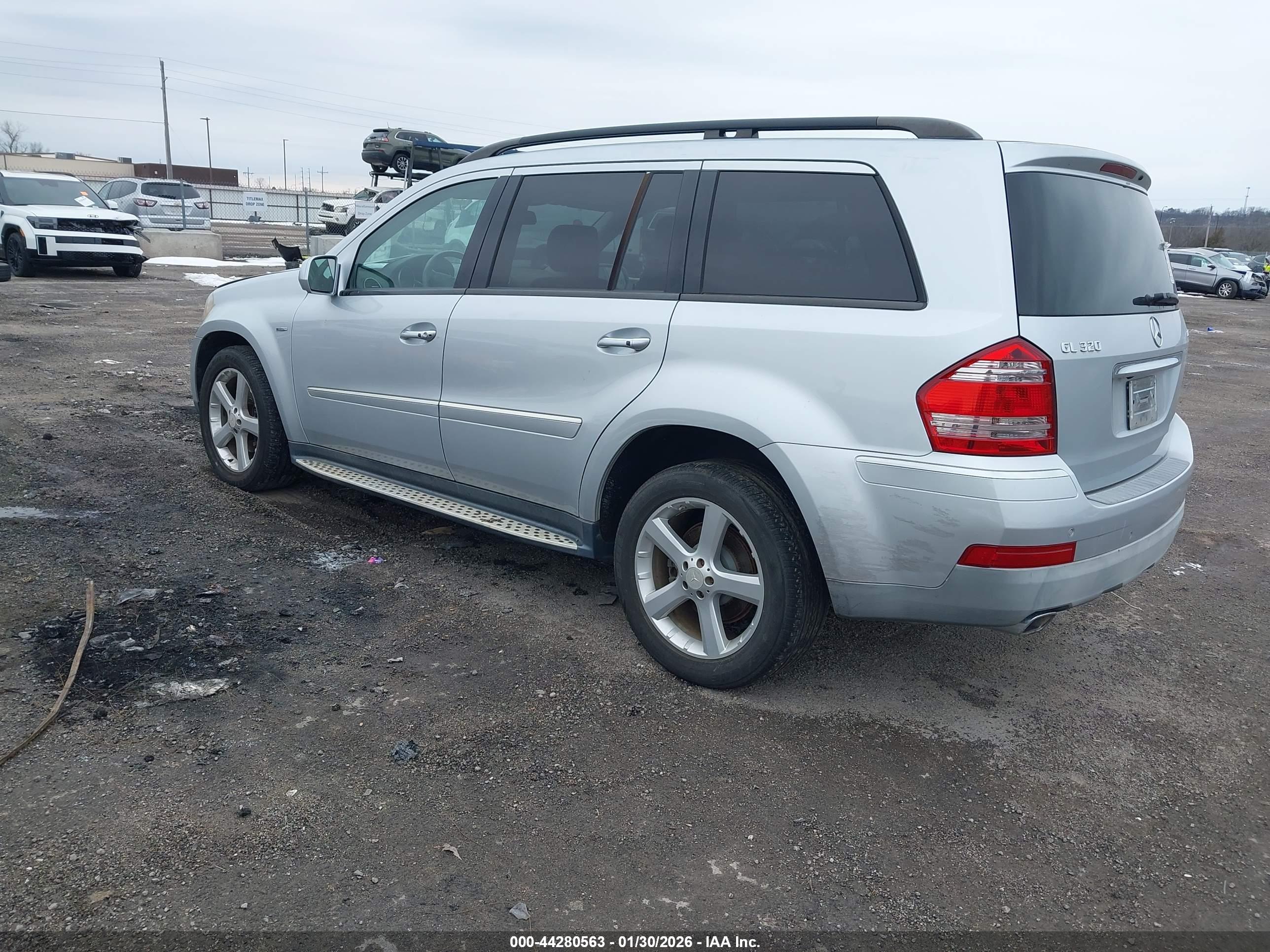 MERCEDES-BENZ GL image 3