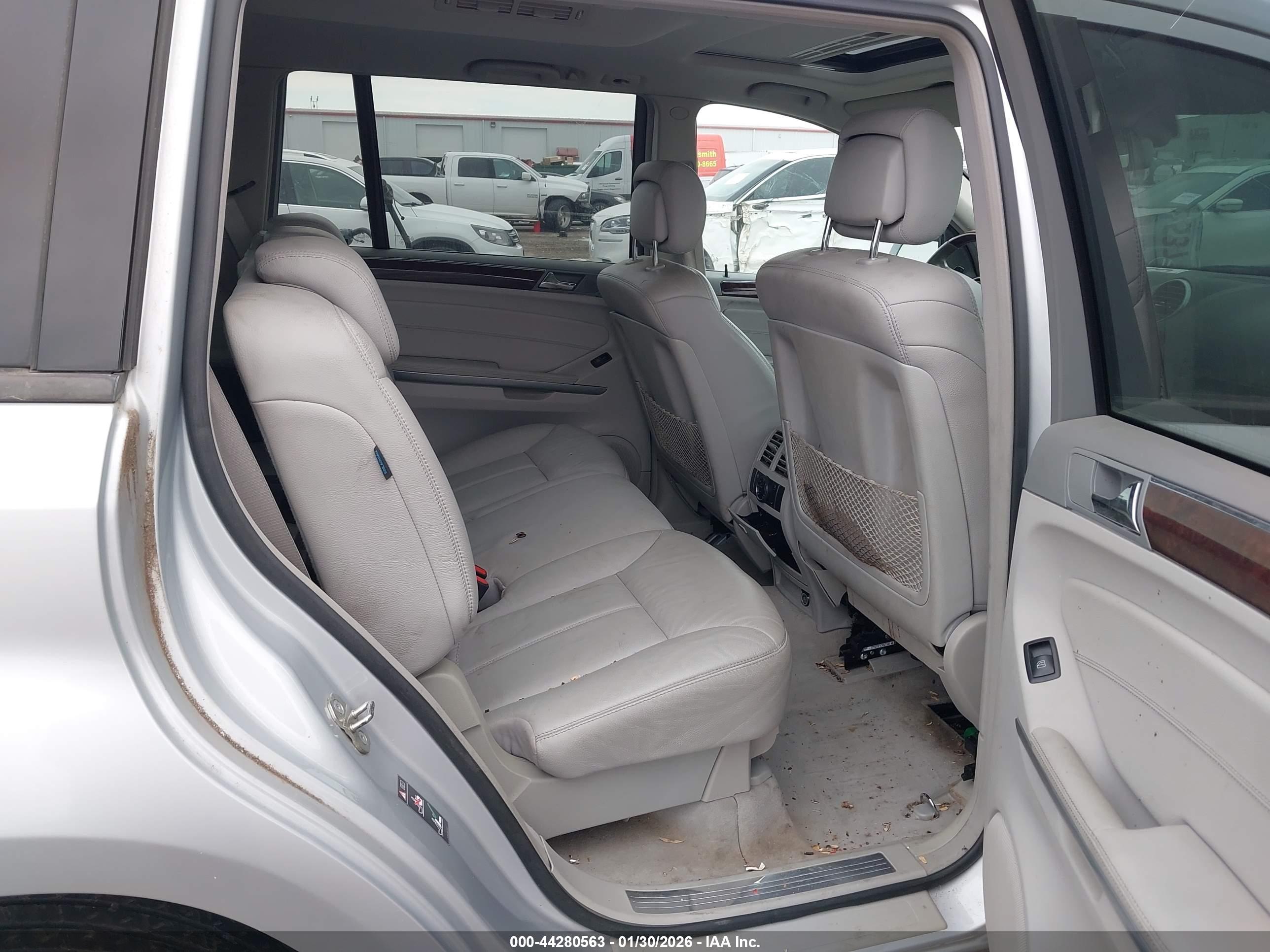 MERCEDES-BENZ GL image 8