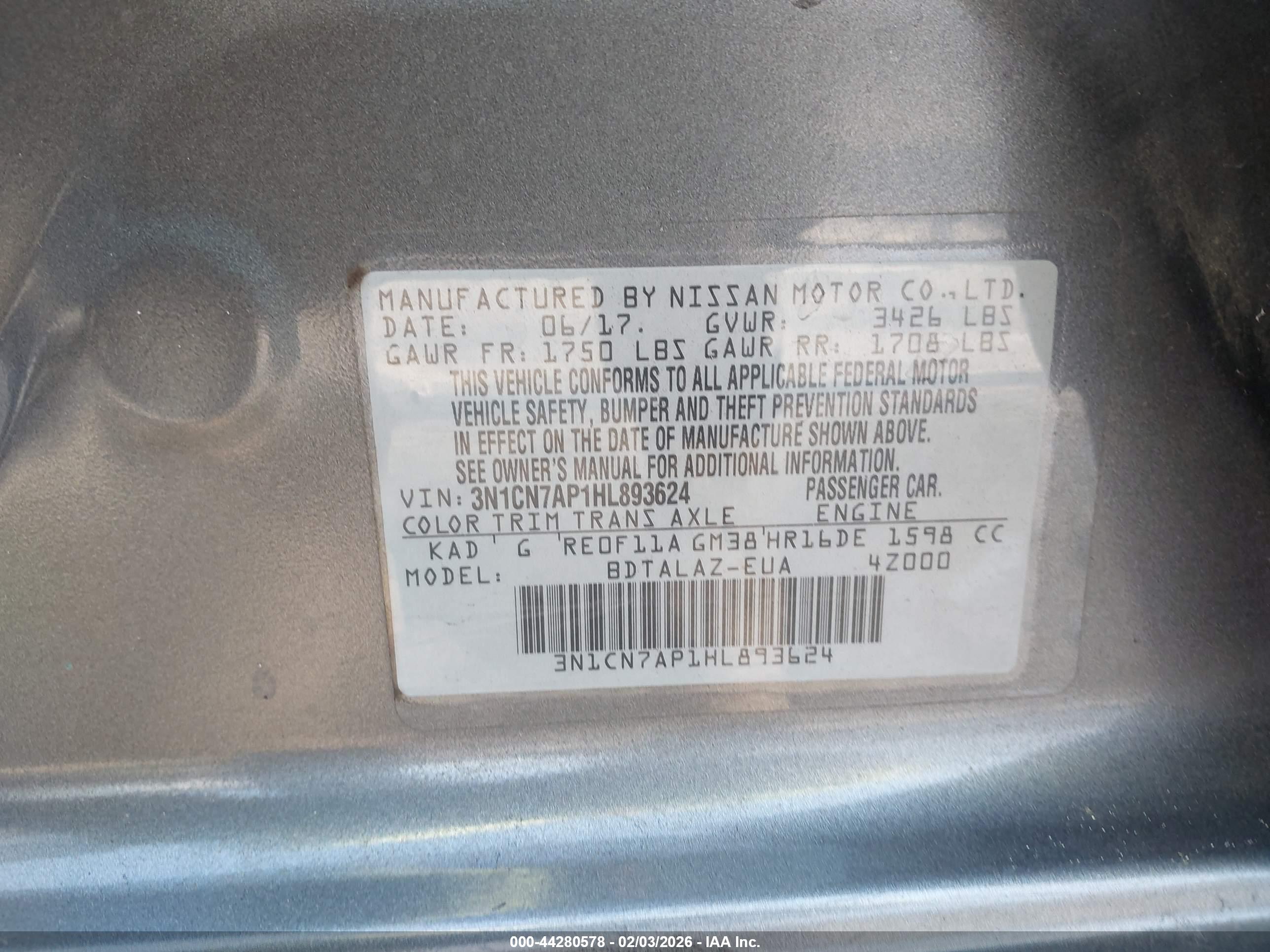 NISSAN VERSA image 9