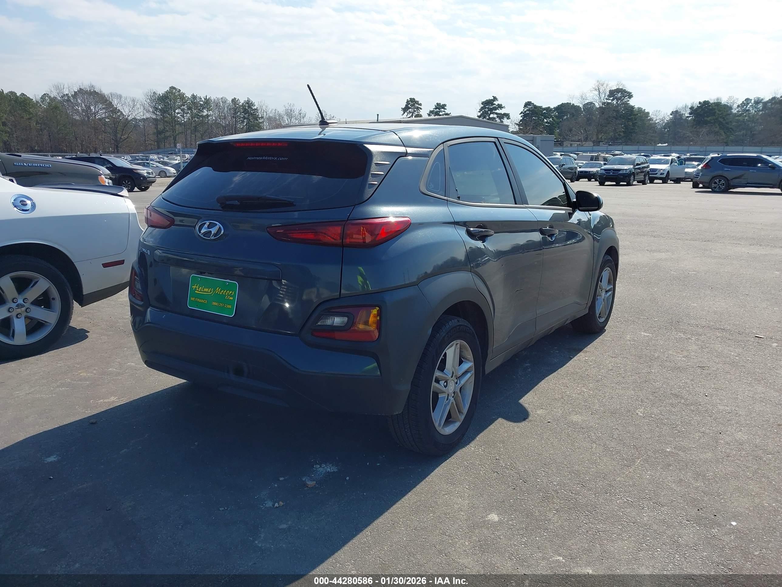 HYUNDAI KONA image 4