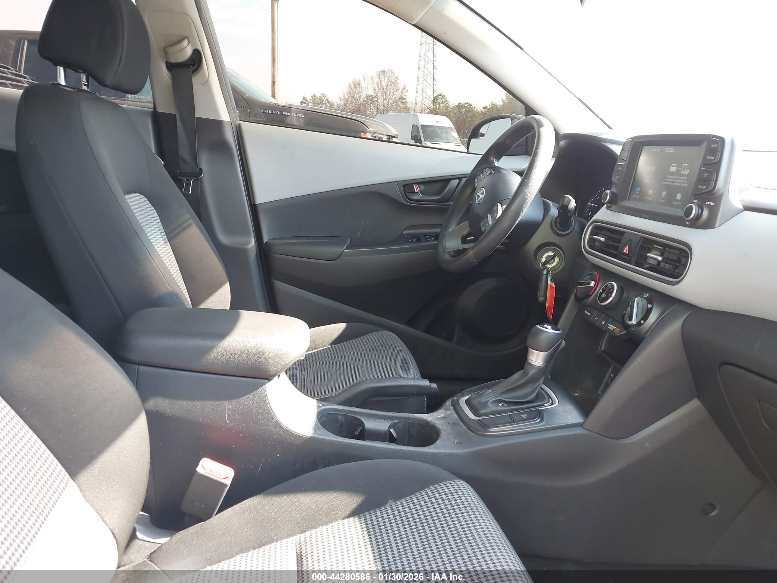 HYUNDAI KONA image 5