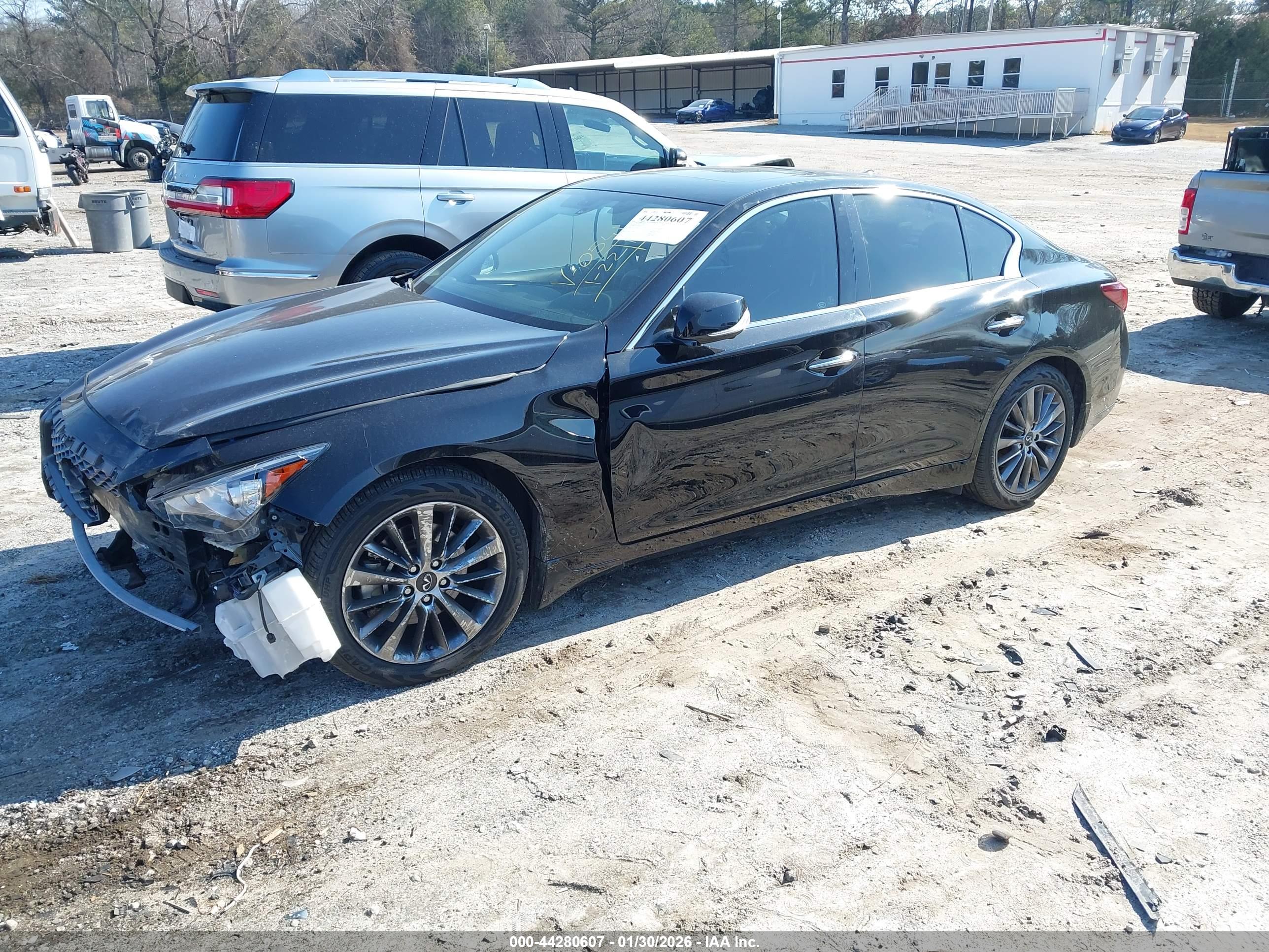 INFINITI Q50 image 2