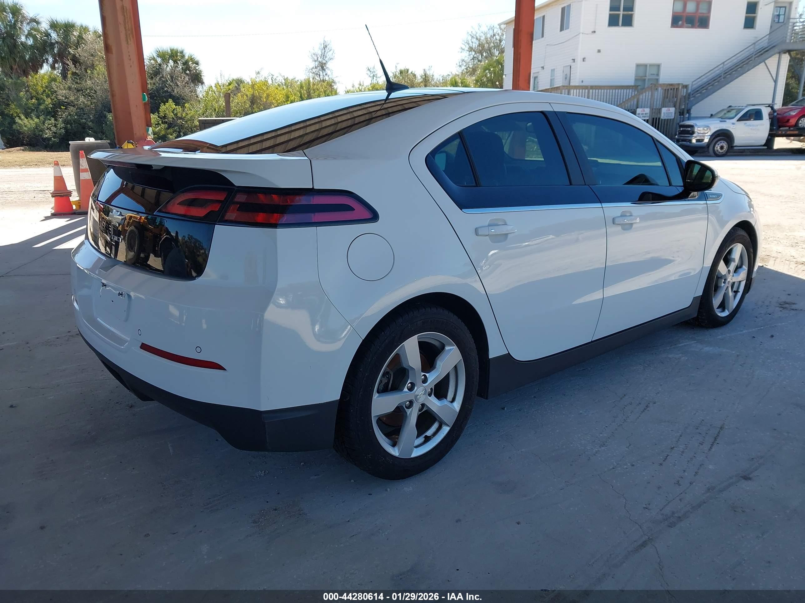 CHEVROLET VOLT image 4