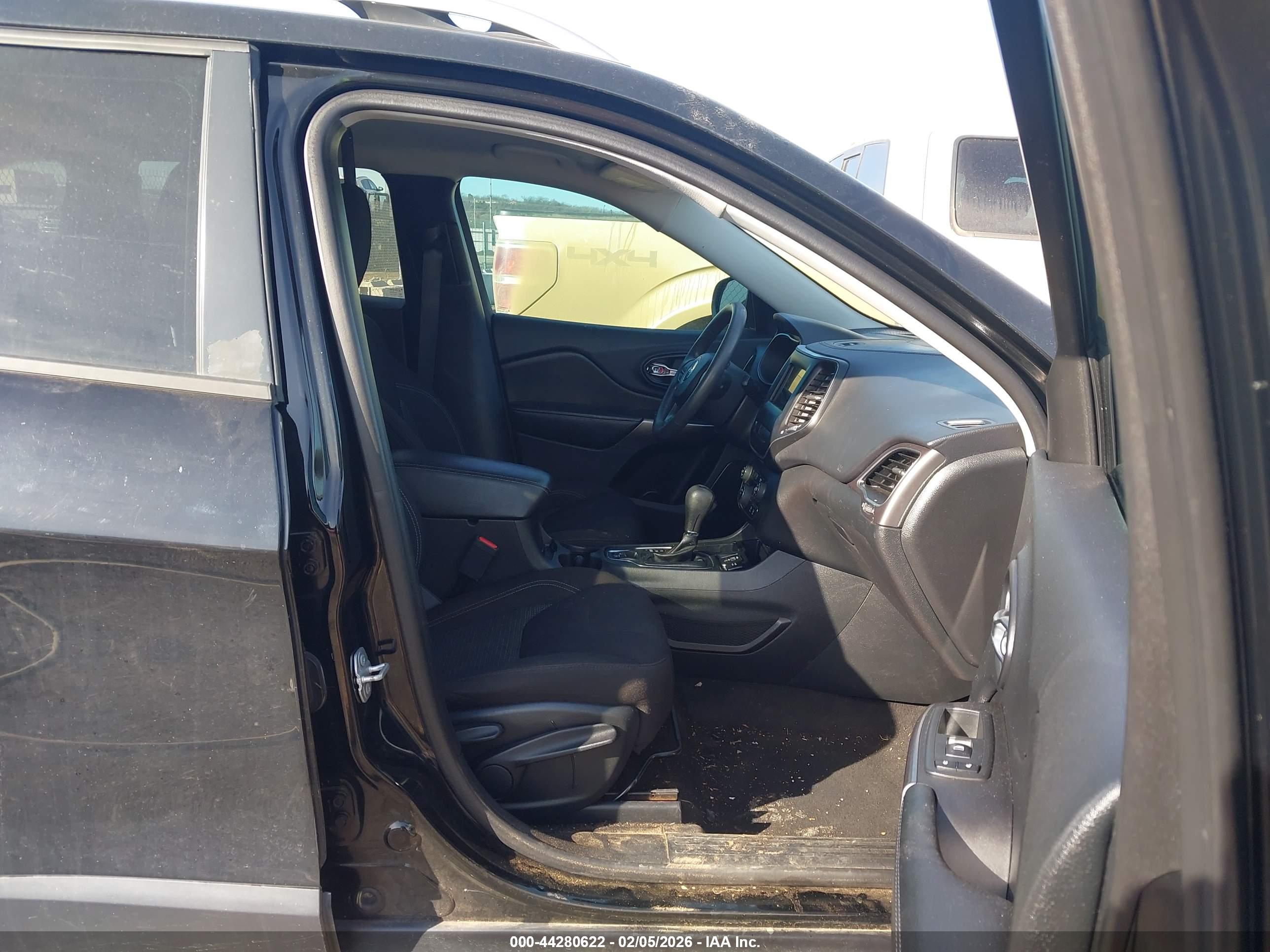 JEEP CHEROKEE image 5