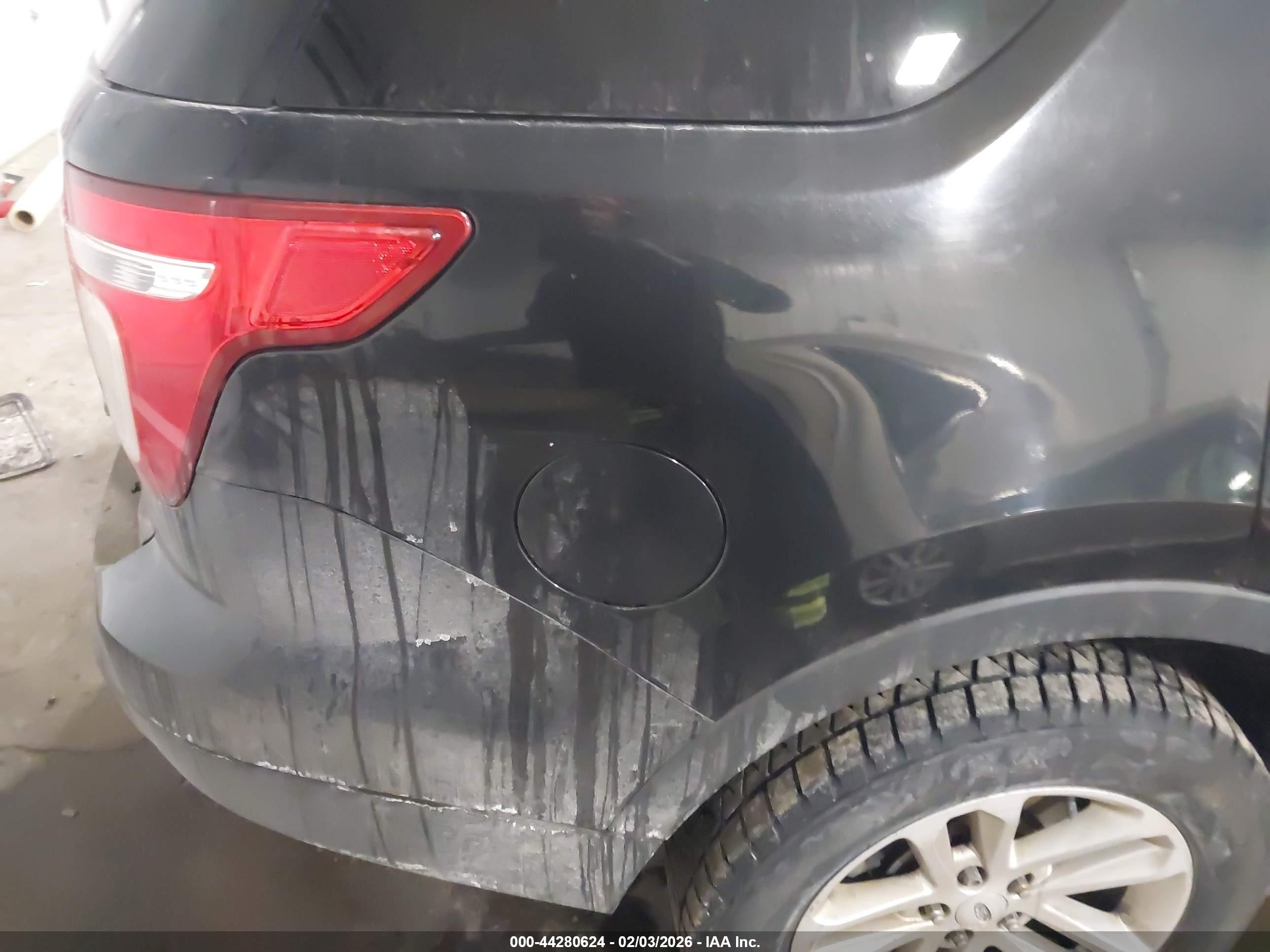 FORD EXPLORER image 6