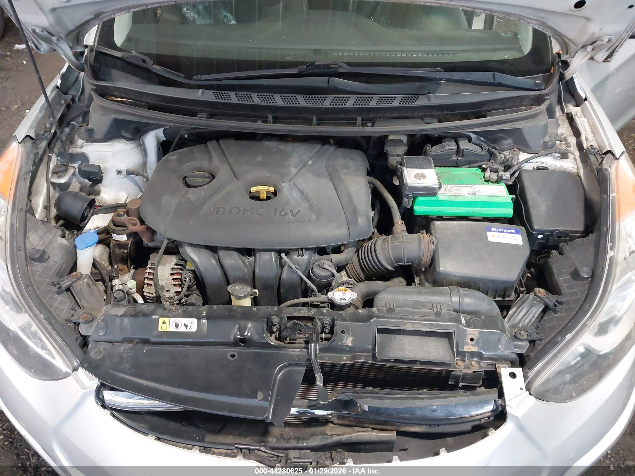 HYUNDAI ELANTRA image 10