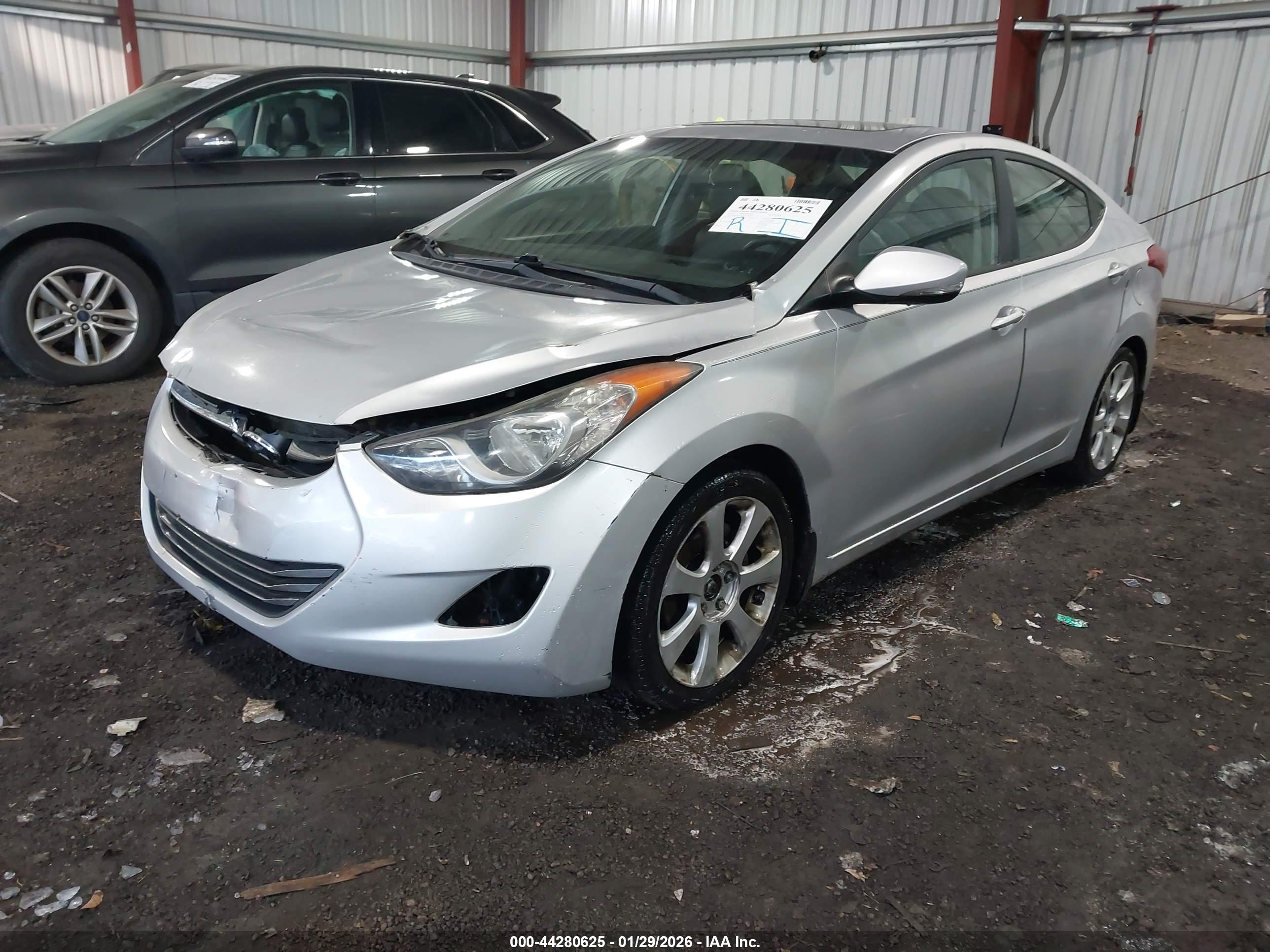 HYUNDAI ELANTRA image 2