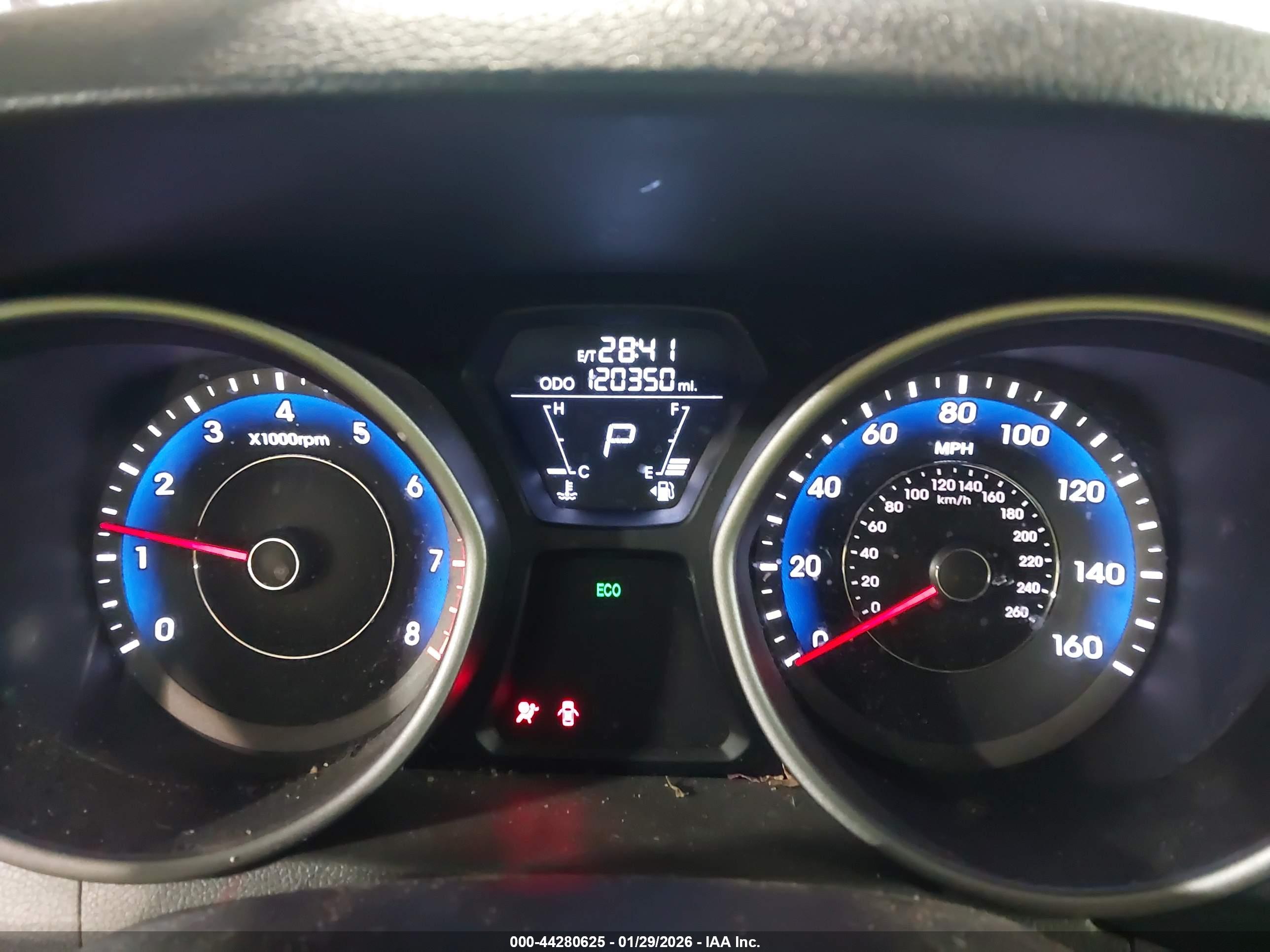 HYUNDAI ELANTRA image 7