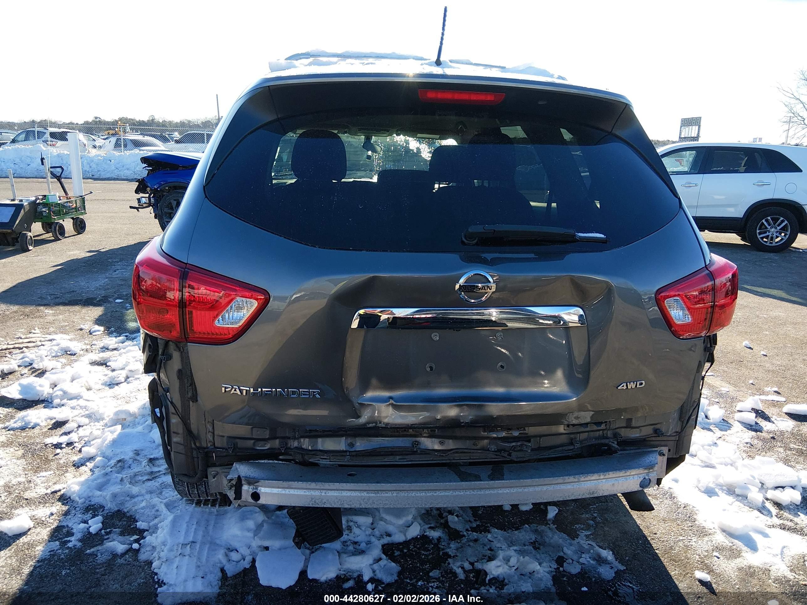 NISSAN PATHFINDER image 6