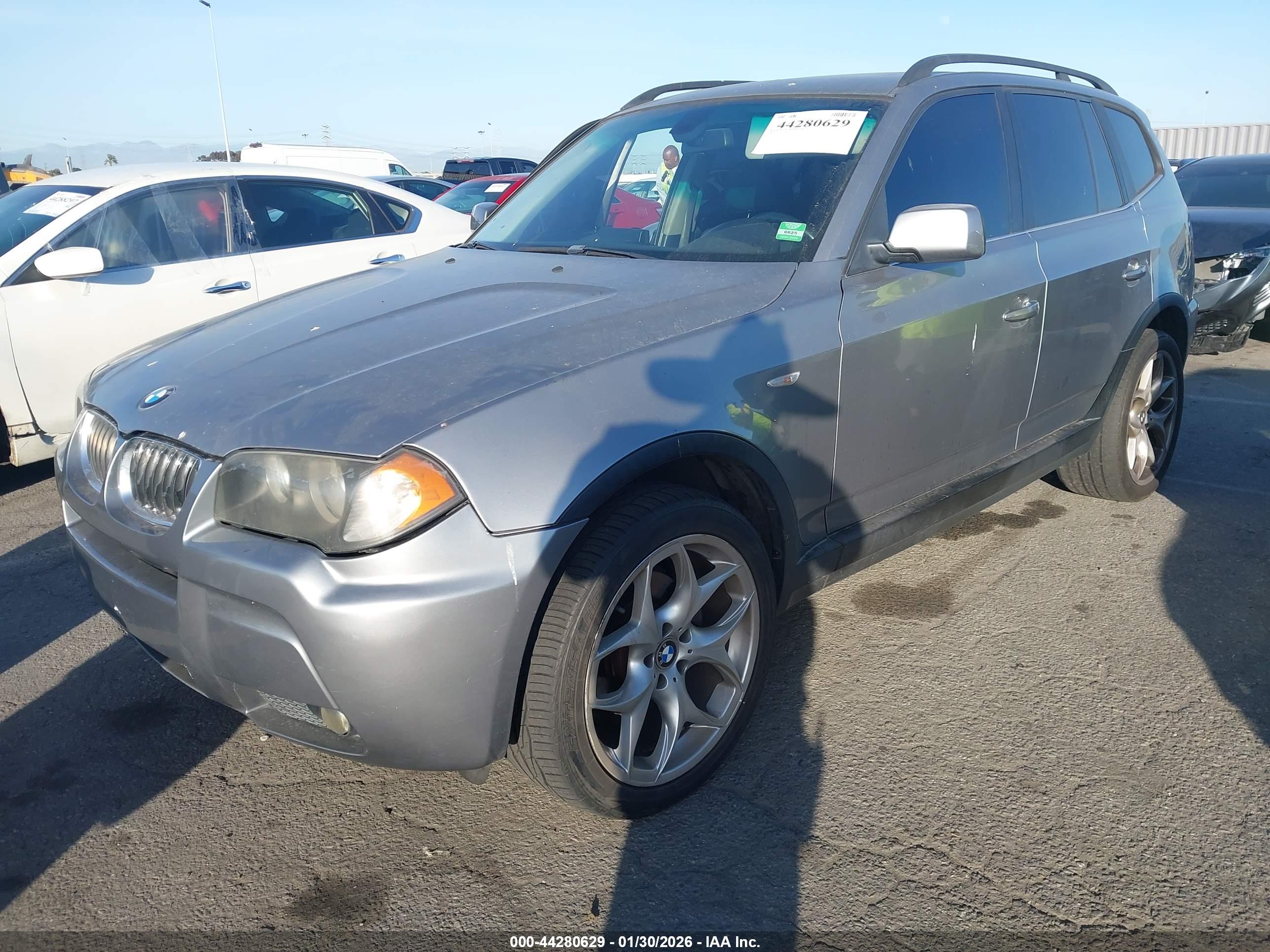 BMW X3 image 2