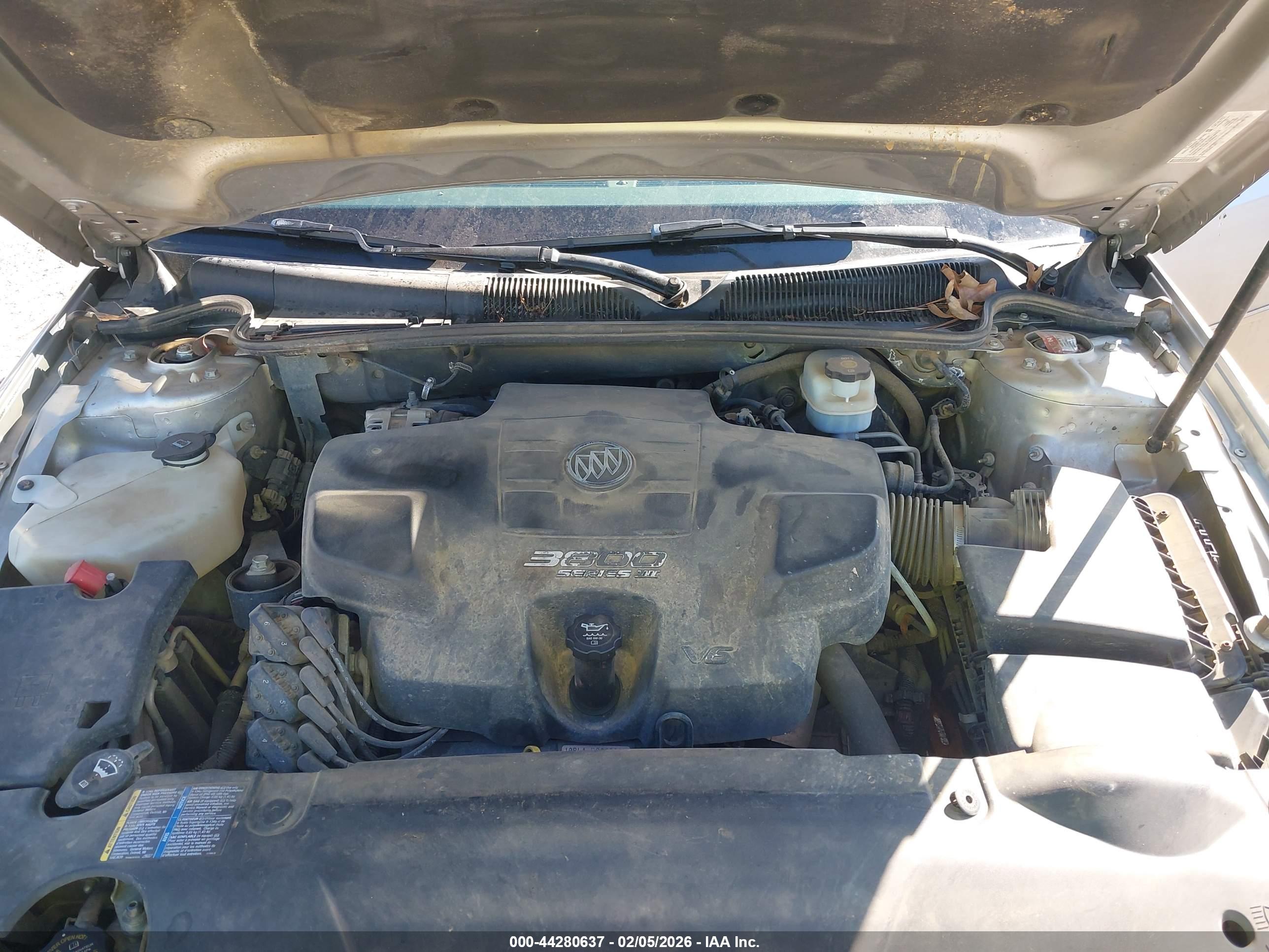 BUICK LUCERNE image 10