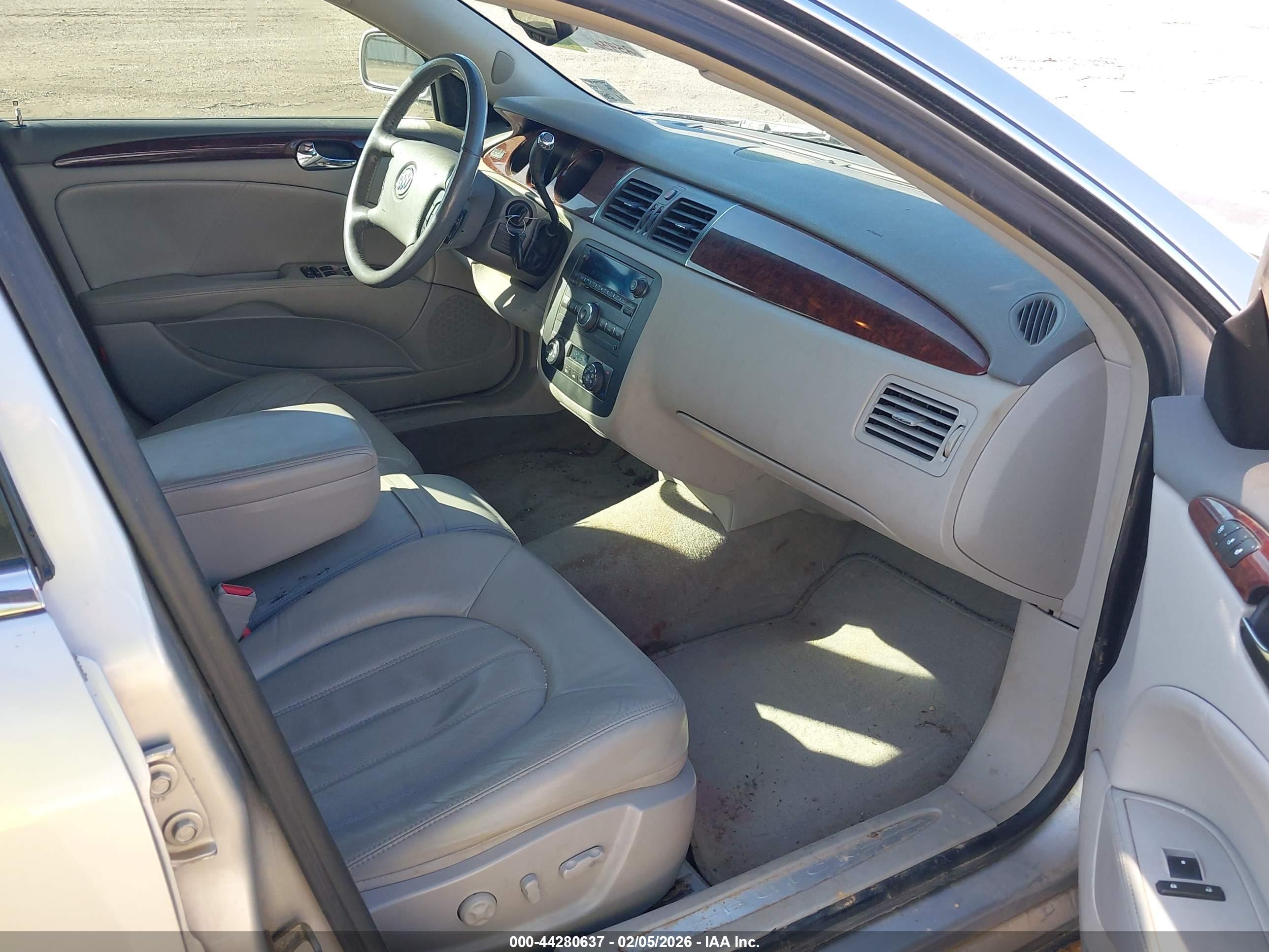 BUICK LUCERNE image 5