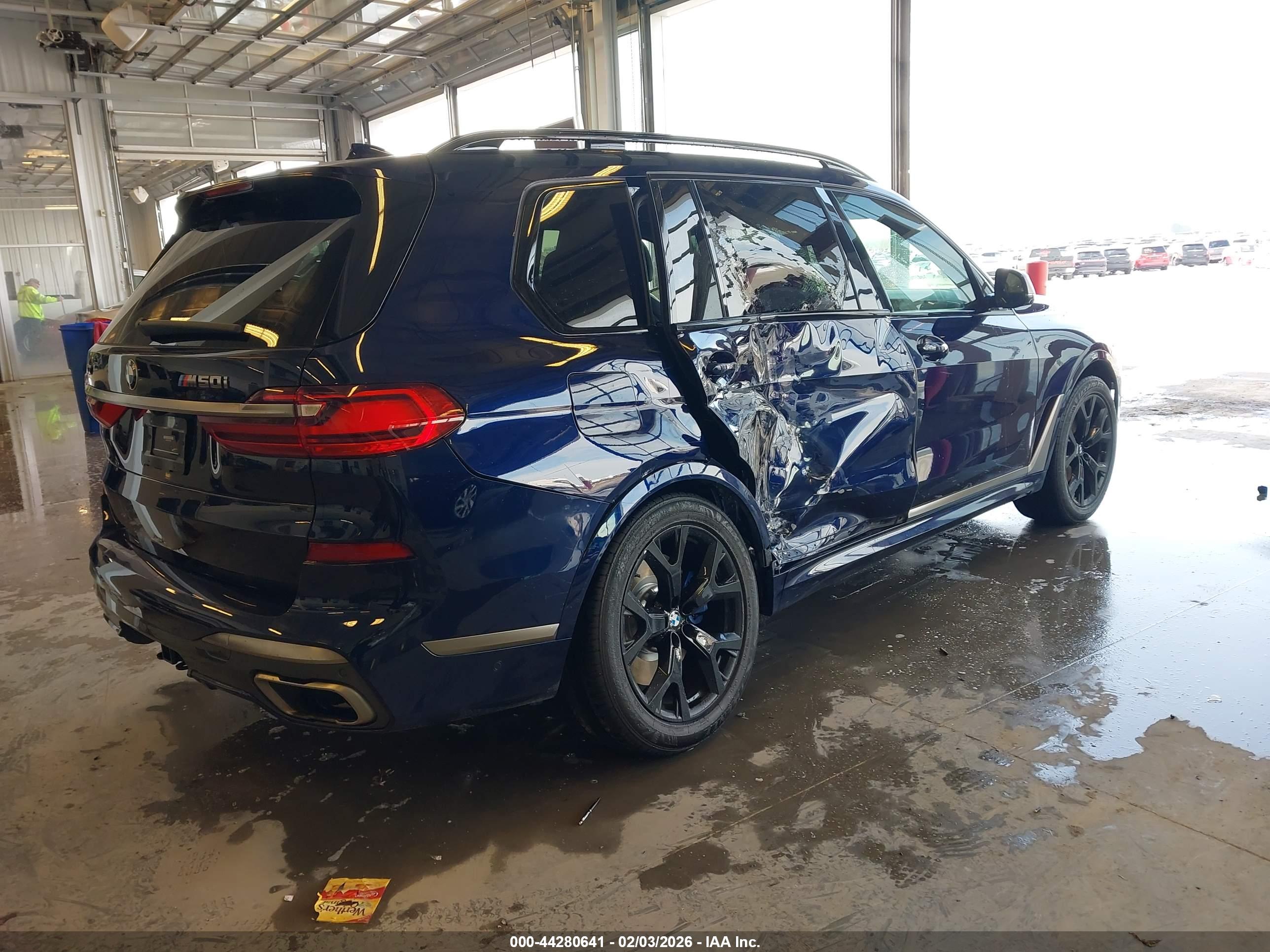 BMW X7 image 4