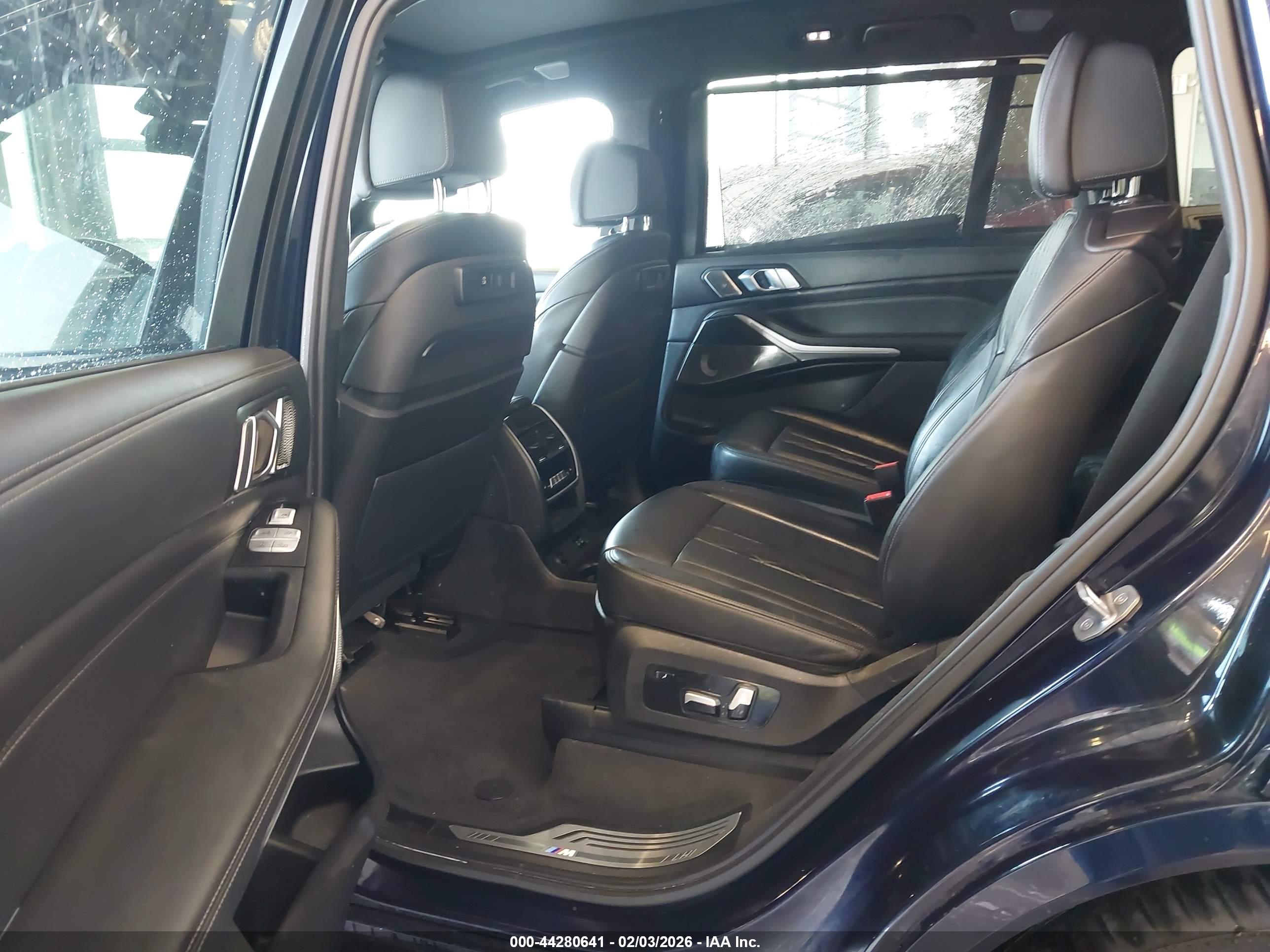 BMW X7 image 8