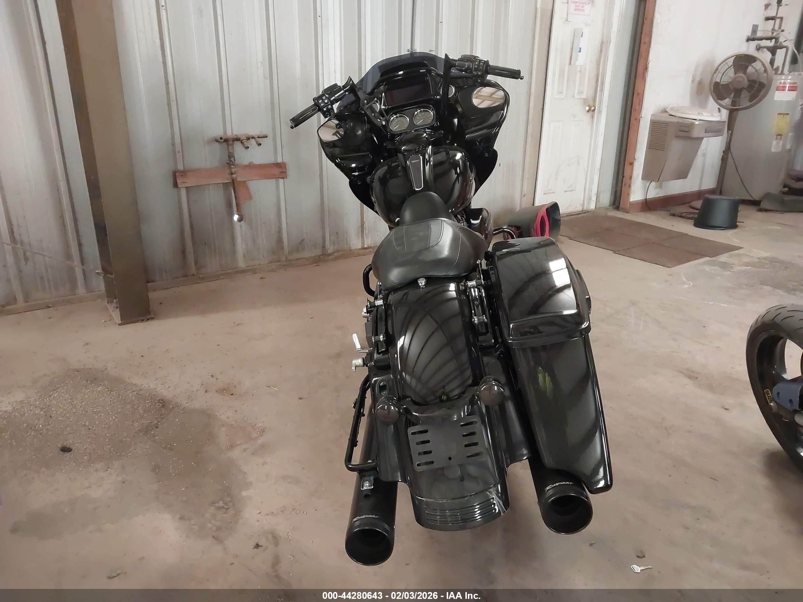 HARLEY-DAVIDSON FLTRXS image 6
