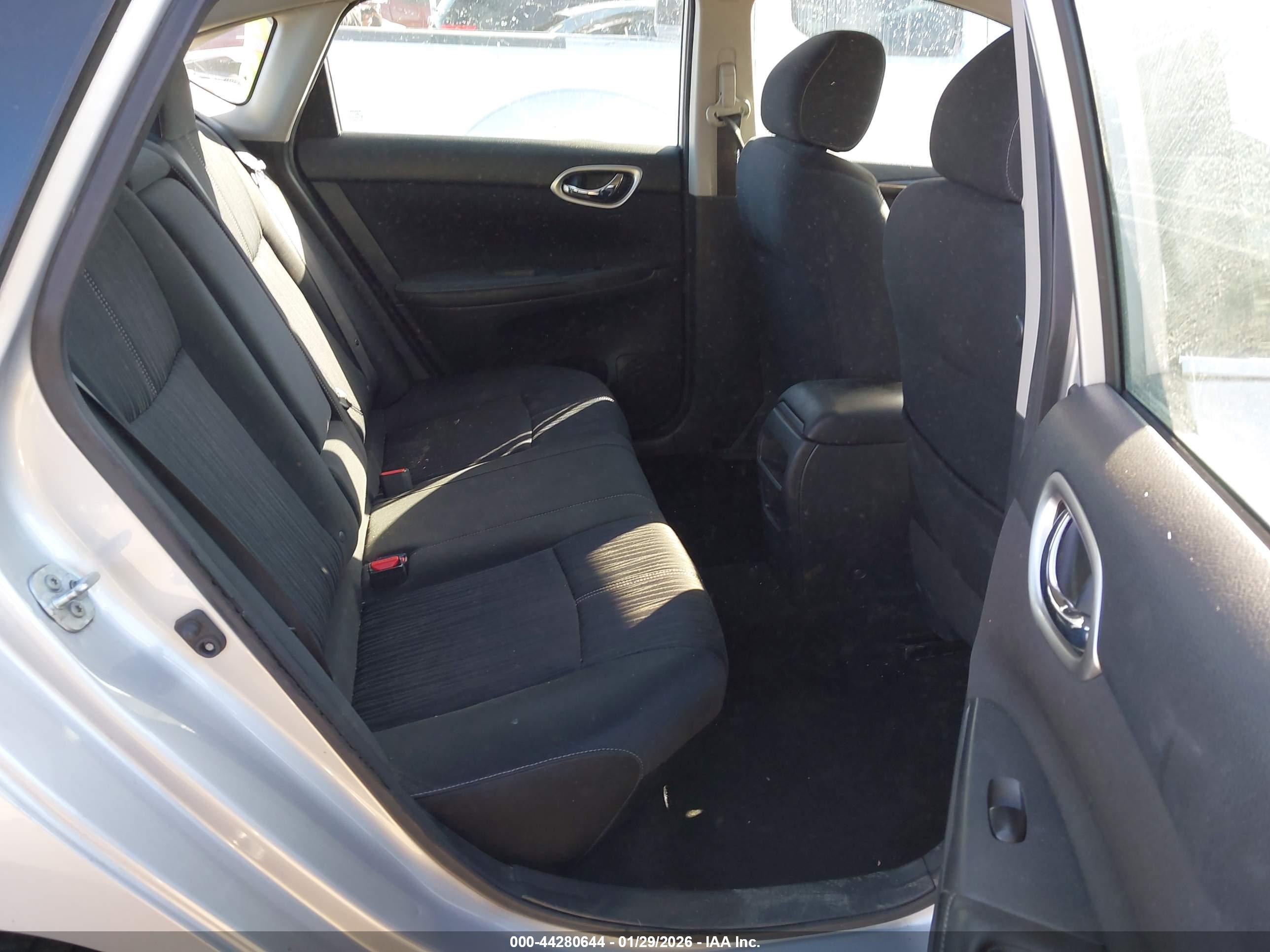 NISSAN SENTRA image 8