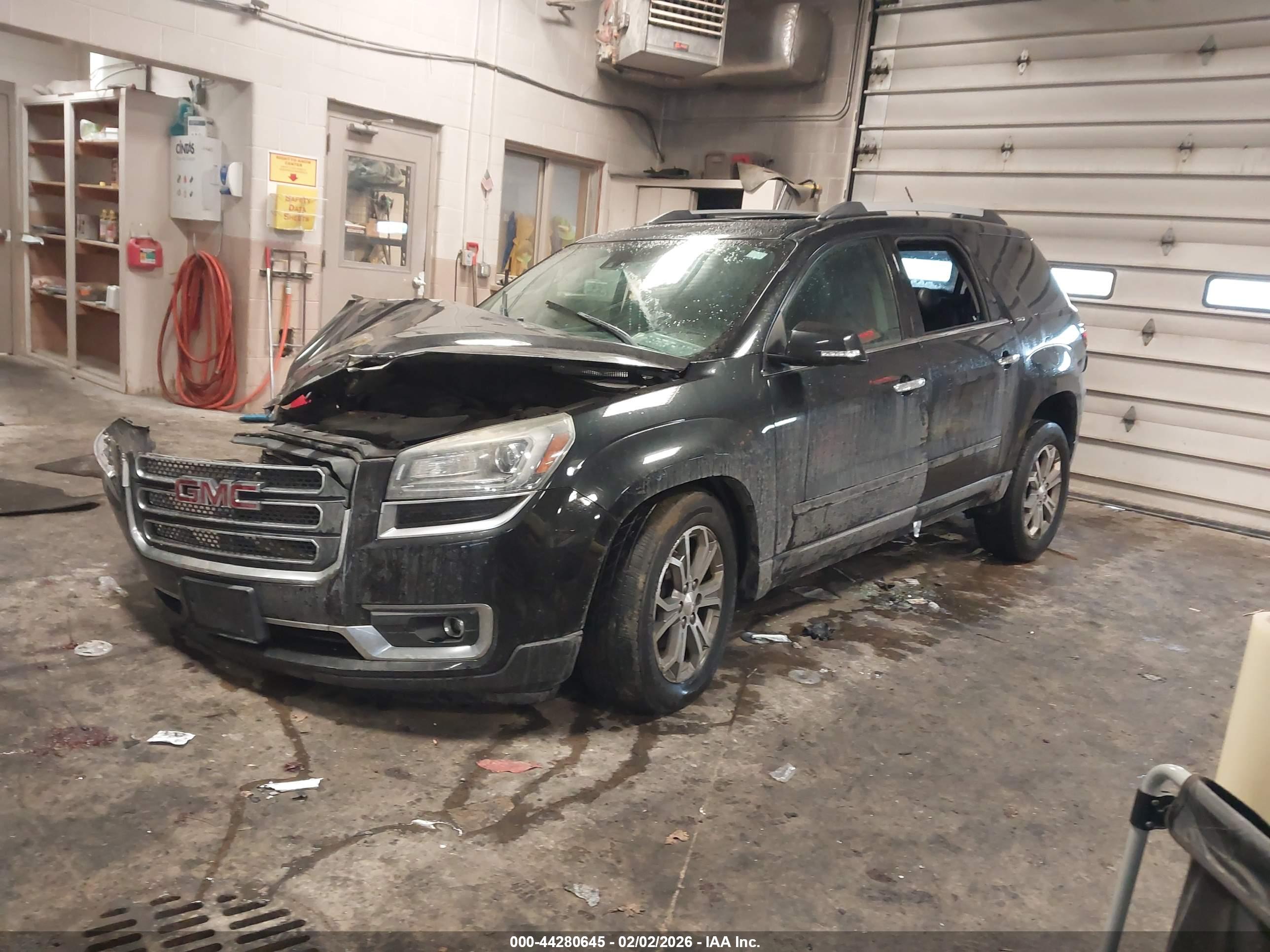 GMC ACADIA image 2