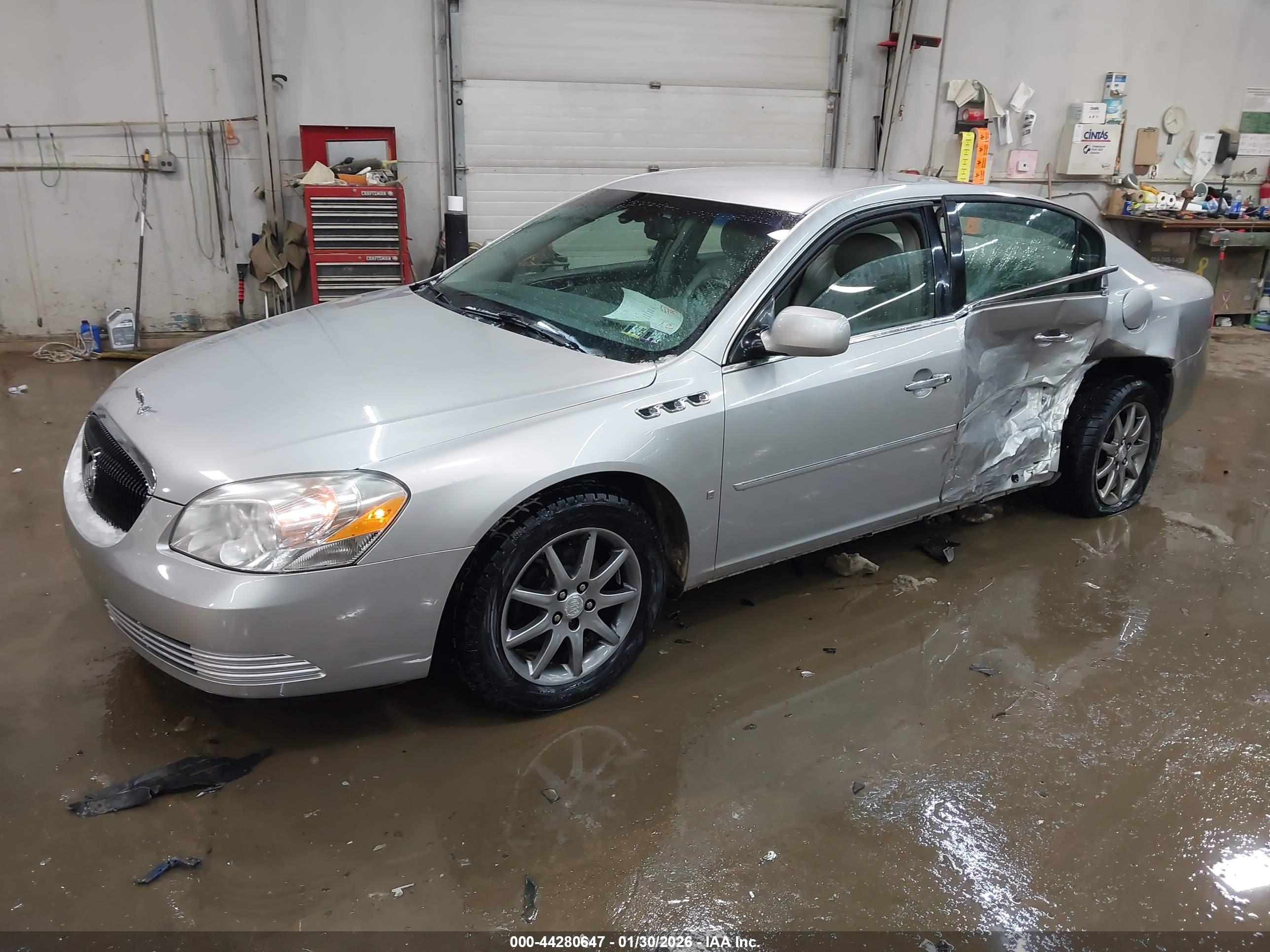 BUICK LUCERNE image 2