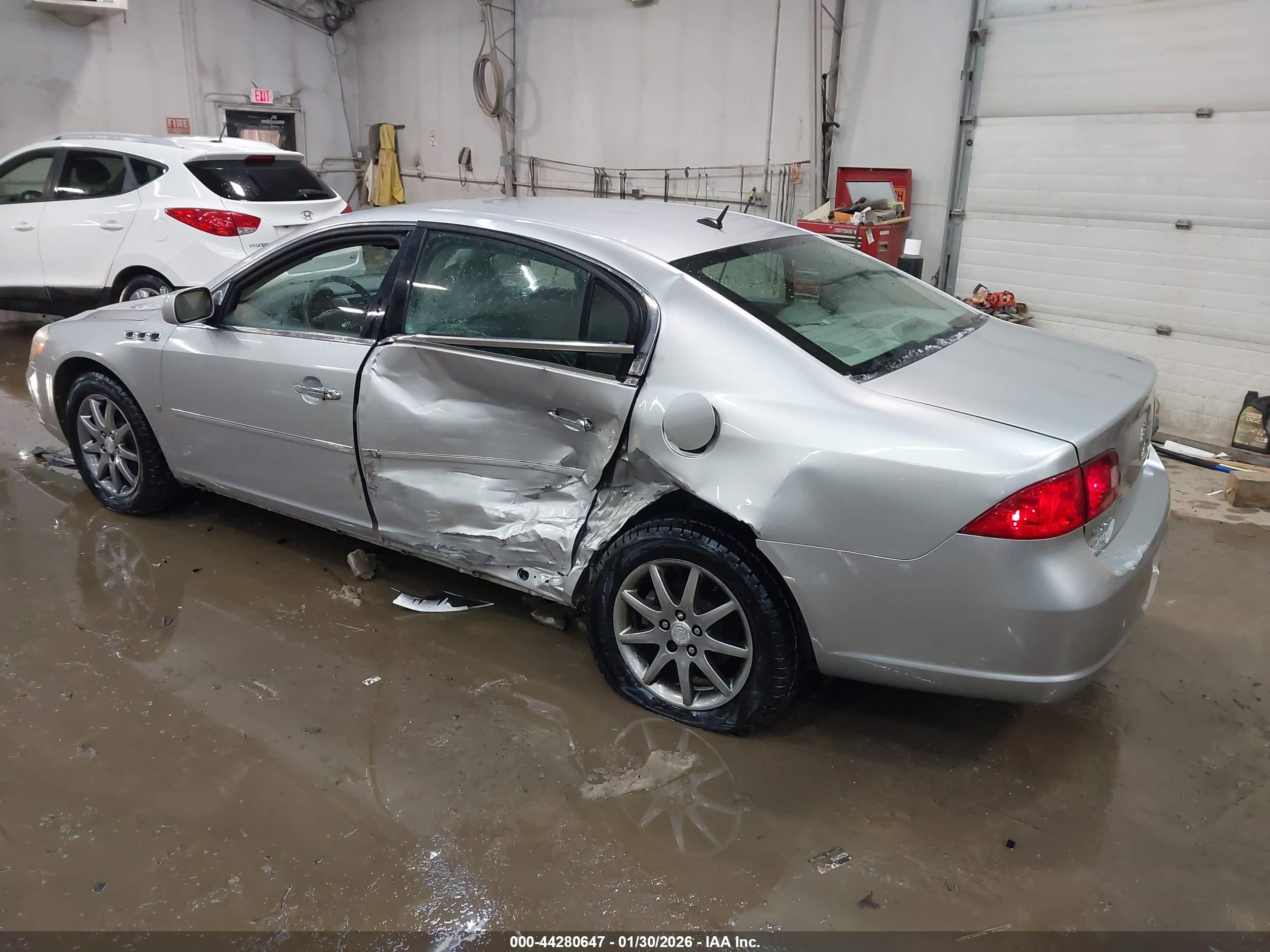 BUICK LUCERNE image 3