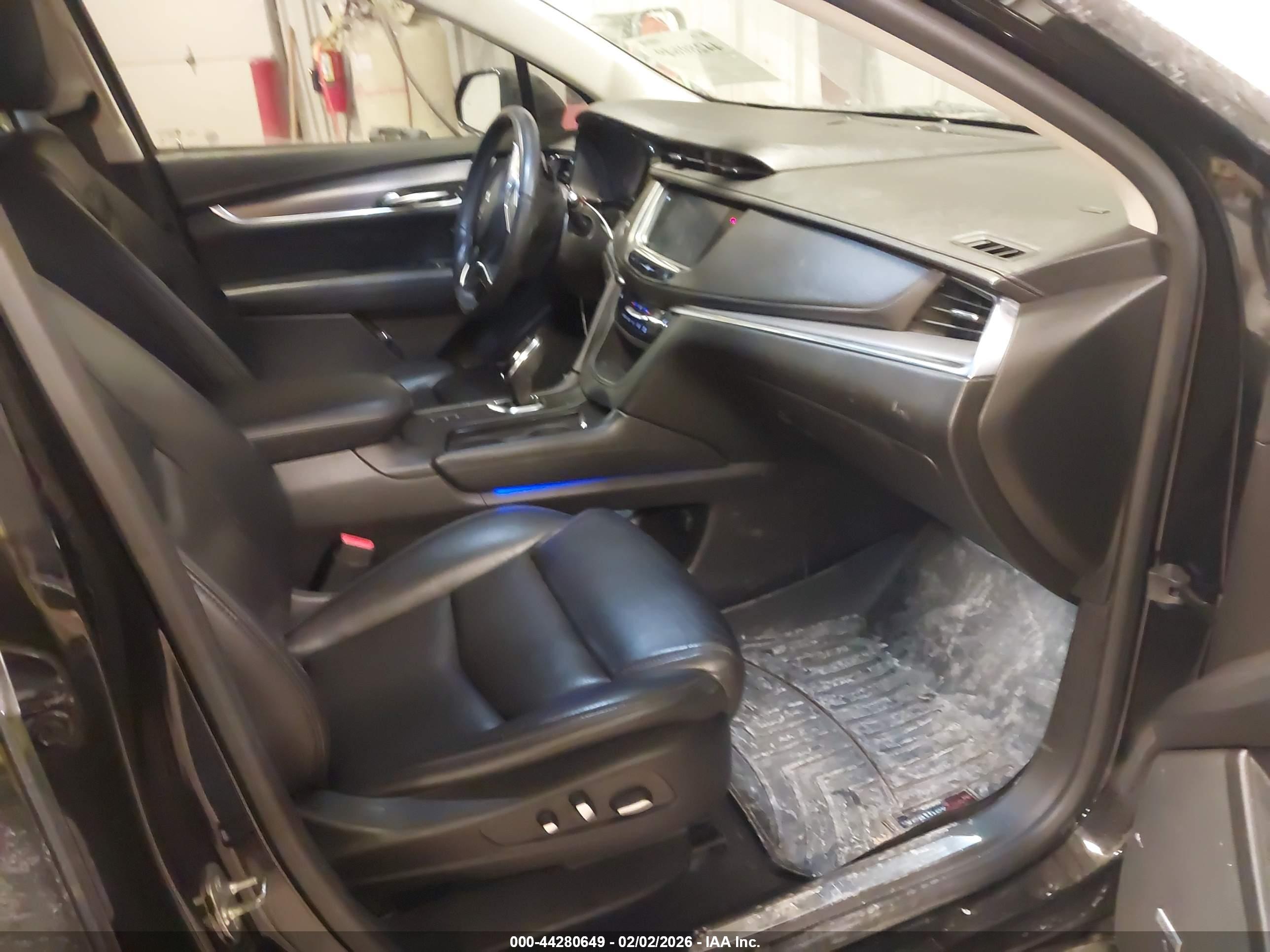 CADILLAC XT5 image 5
