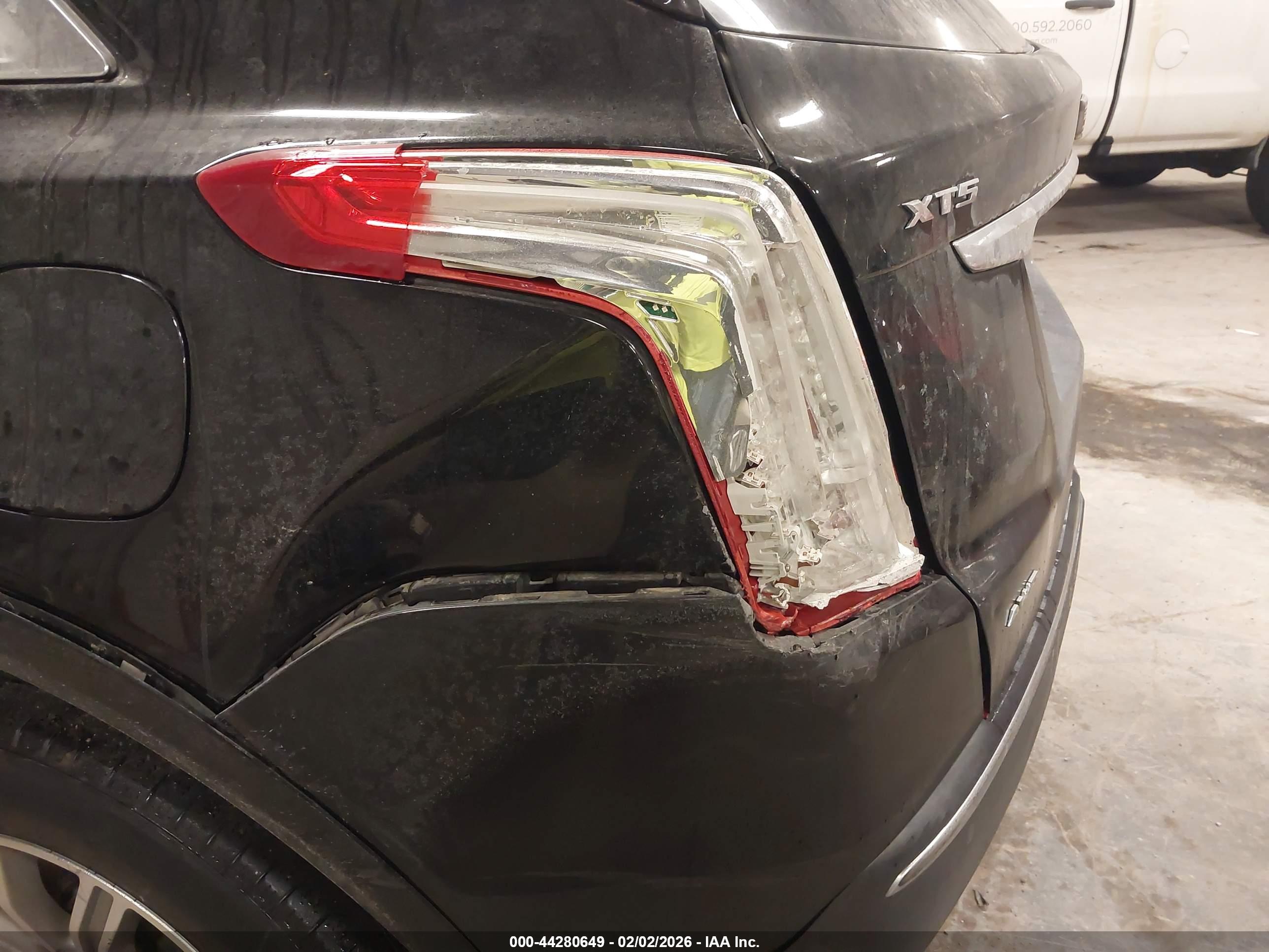 CADILLAC XT5 image 6