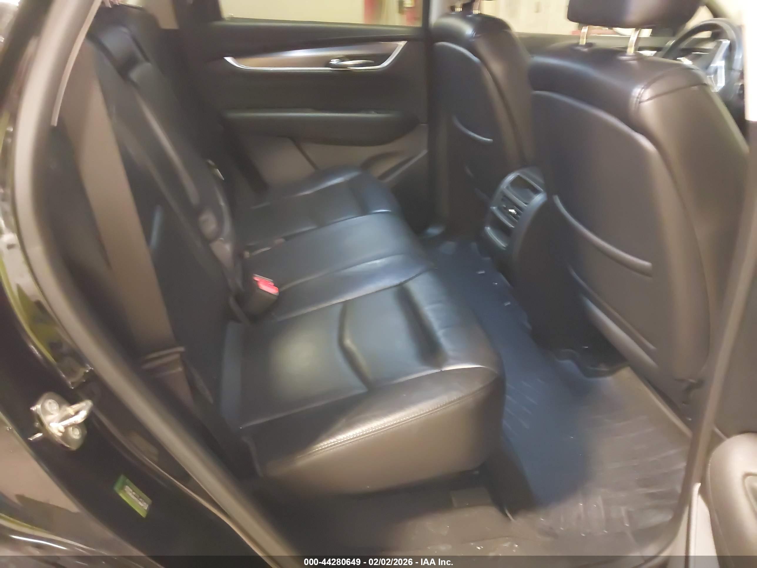 CADILLAC XT5 image 8