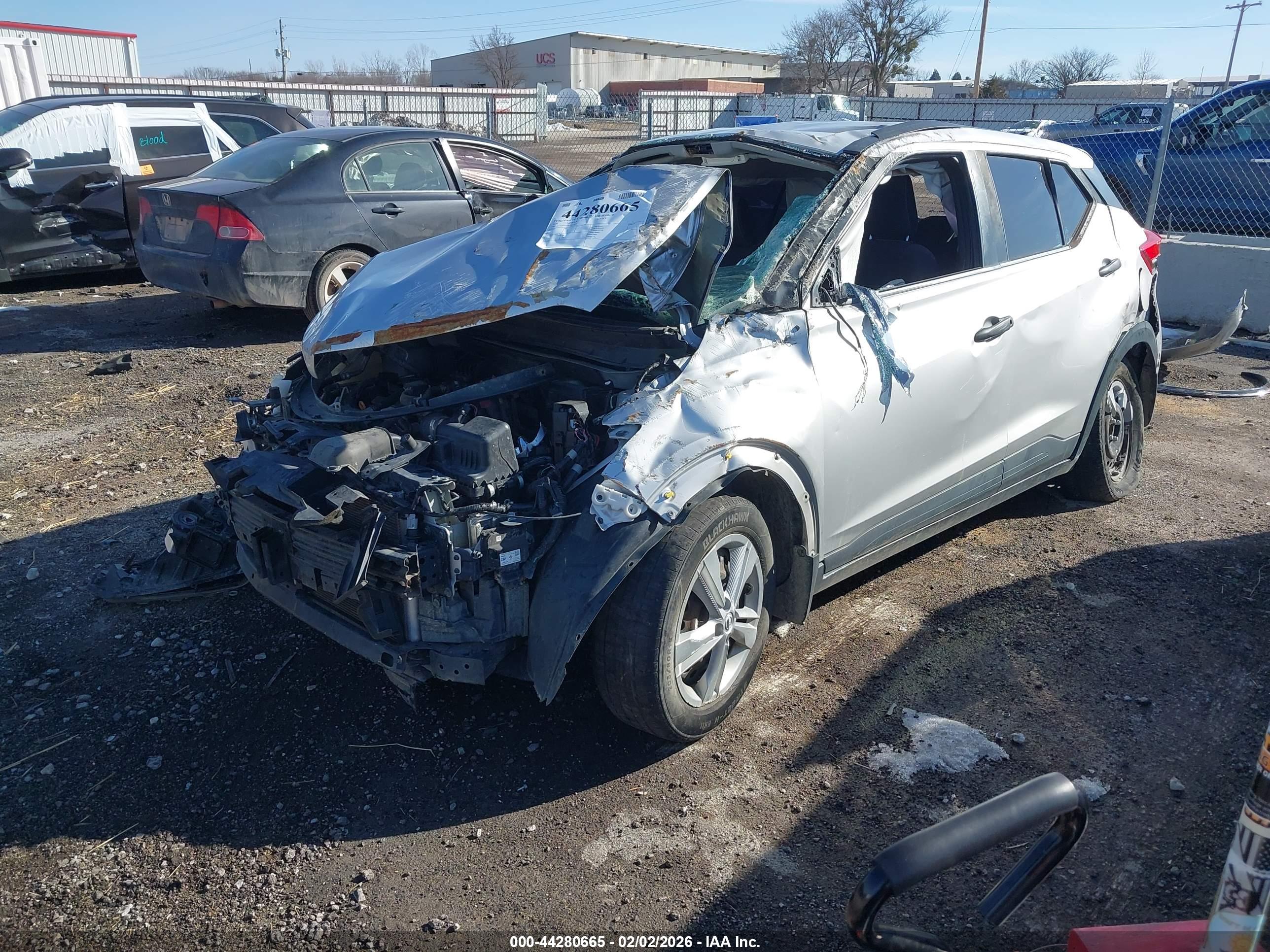 NISSAN KICKS image 2